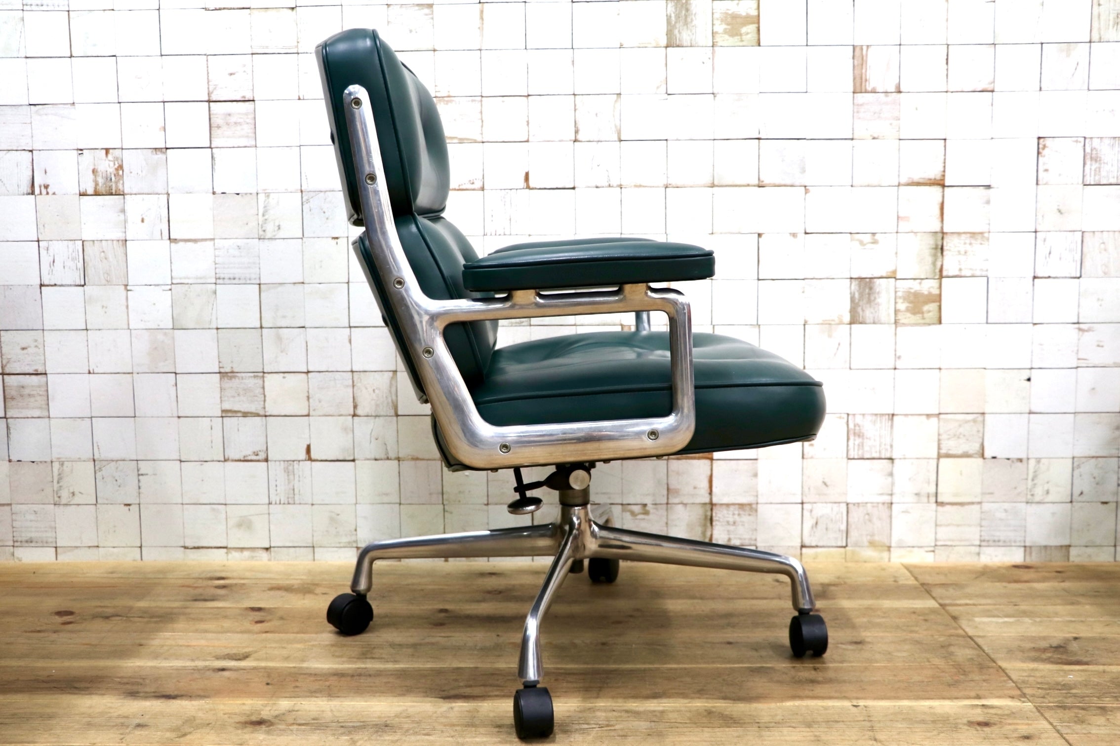 GMJO87D○Herman Miller / ハーマンミラー イームズ エグゼクティブチェア タイムライフチェア 本革 グリーン チャールズ&レイ 定価約95万
