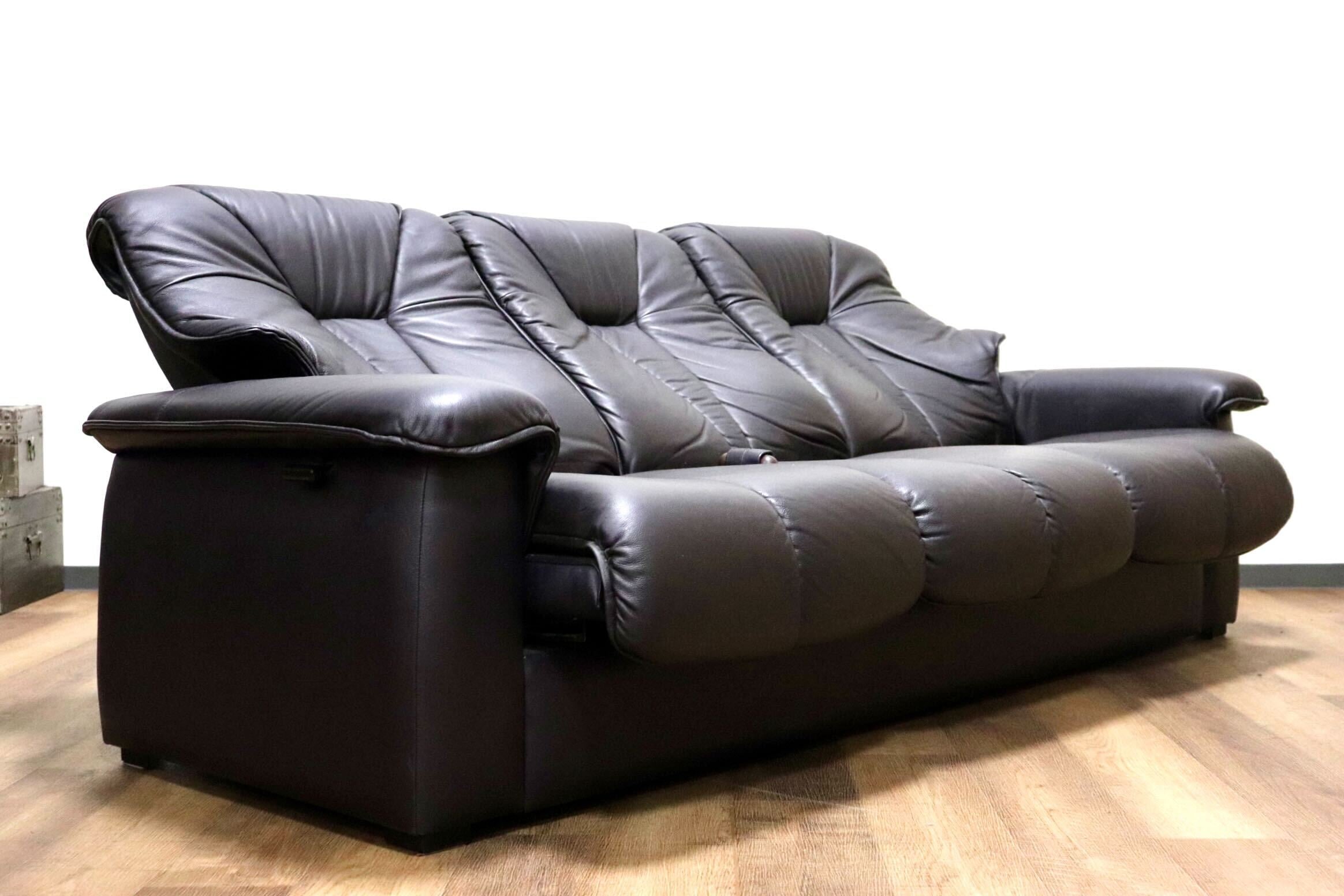 GMHN58○冨士ファニチア / FUJI FANITURE 3人掛けソファ トリプルソファ リクライニングソファ本革 ダークグレー 国産家具 定価約65万