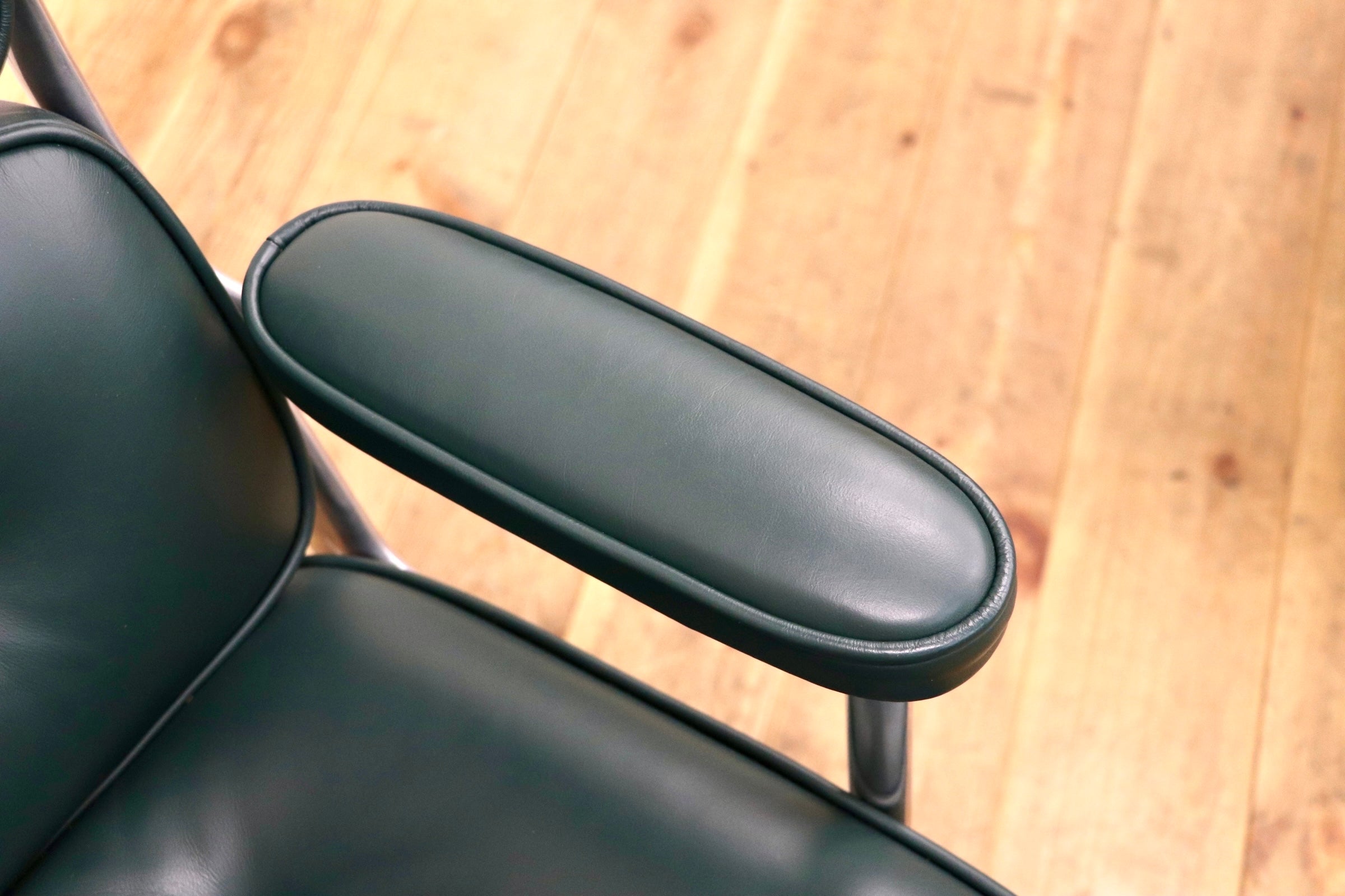 GMJO87J○Herman Miller / ハーマンミラー イームズ エグゼクティブチェア タイムライフチェア 本革 グリーン チャールズ&レイ 定価約95万