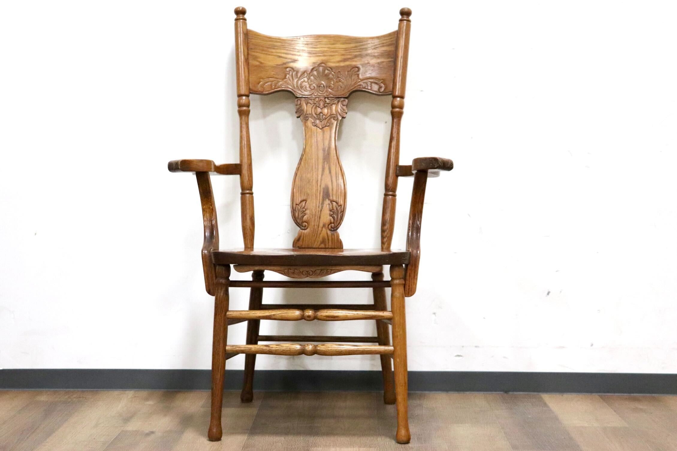 GMHH252F○Shin Lee / シンリー ダイニングチェア 食卓椅子 アームチェア ハイバック オーク材 彫刻 カントリー アンティーク IDC大塚家具