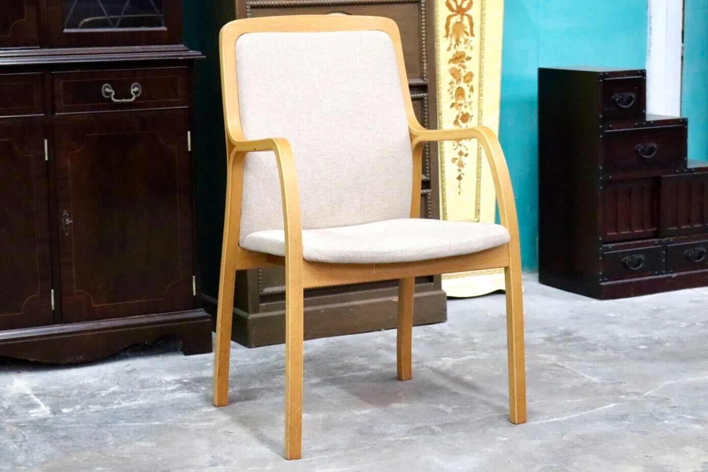 GMIK580B○Tendo / 天童木工 ダイニングチェア アームチェア 椅子 肘掛 ベージュ 曲木 ファブリック ナチュラル モダン