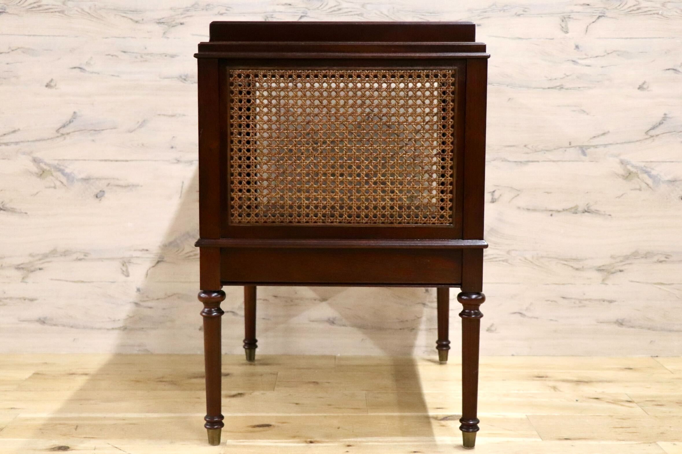 GMHK680B○CTH-Sherrill Occasional アメリカ製 マガジンラック ブックスタンド 本棚 飾り棚 棚 シェルフ 花台 アンティーク インテリア