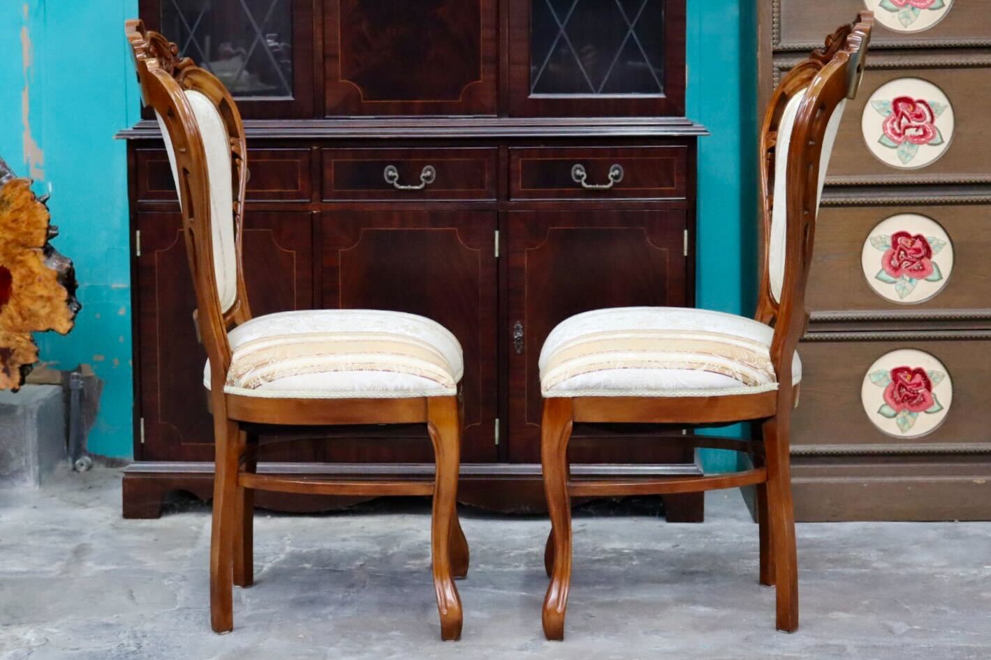 GMIK600A○イタリア製 ダイニングチェア アームレスチェア 食卓椅子 2脚セット 木製 ファブリック 猫脚 アンティーク調 クラシック