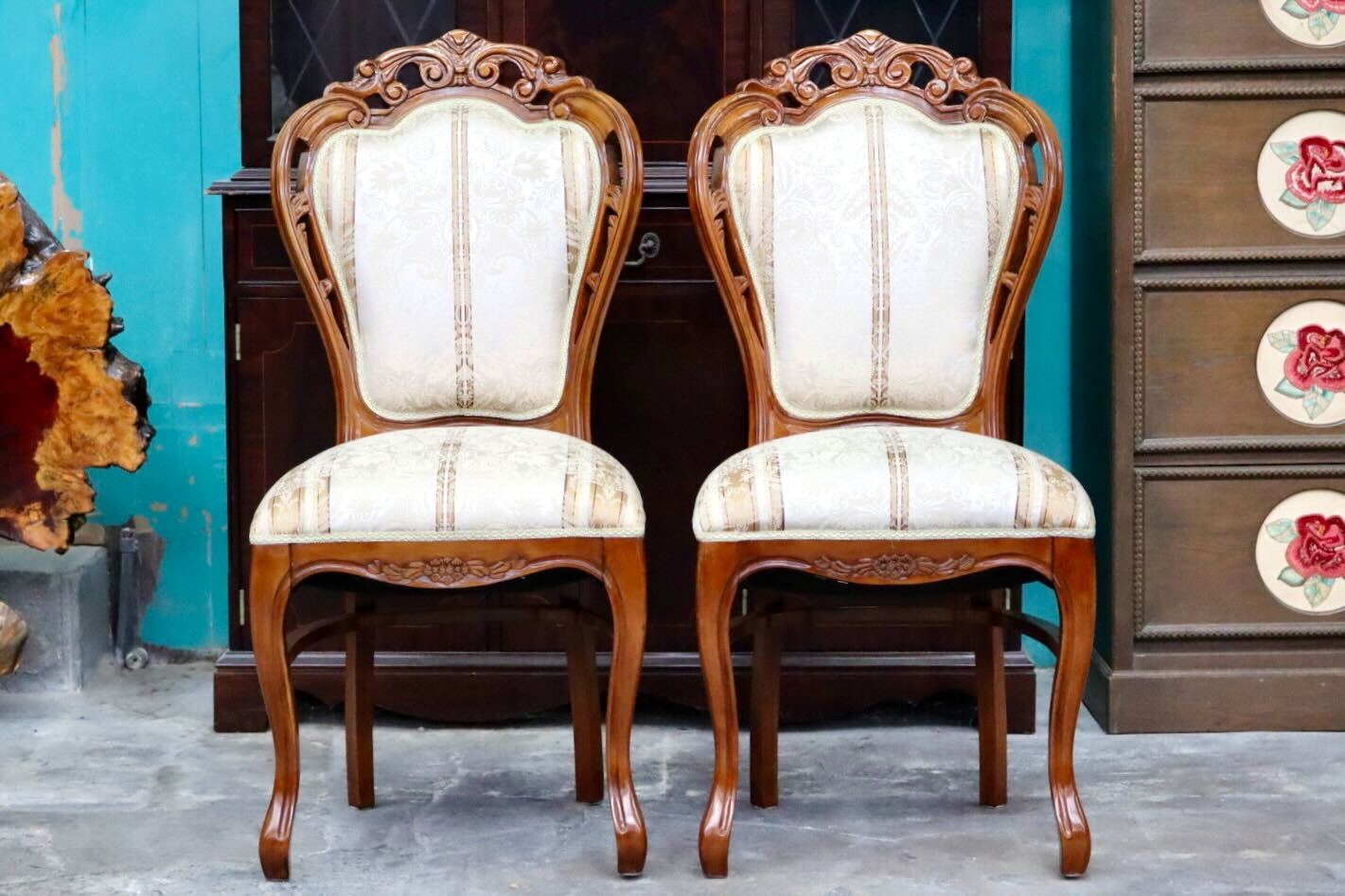 GMIK600A○イタリア製 ダイニングチェア アームレスチェア 食卓椅子 2脚セット 木製 ファブリック 猫脚 アンティーク調 クラシック