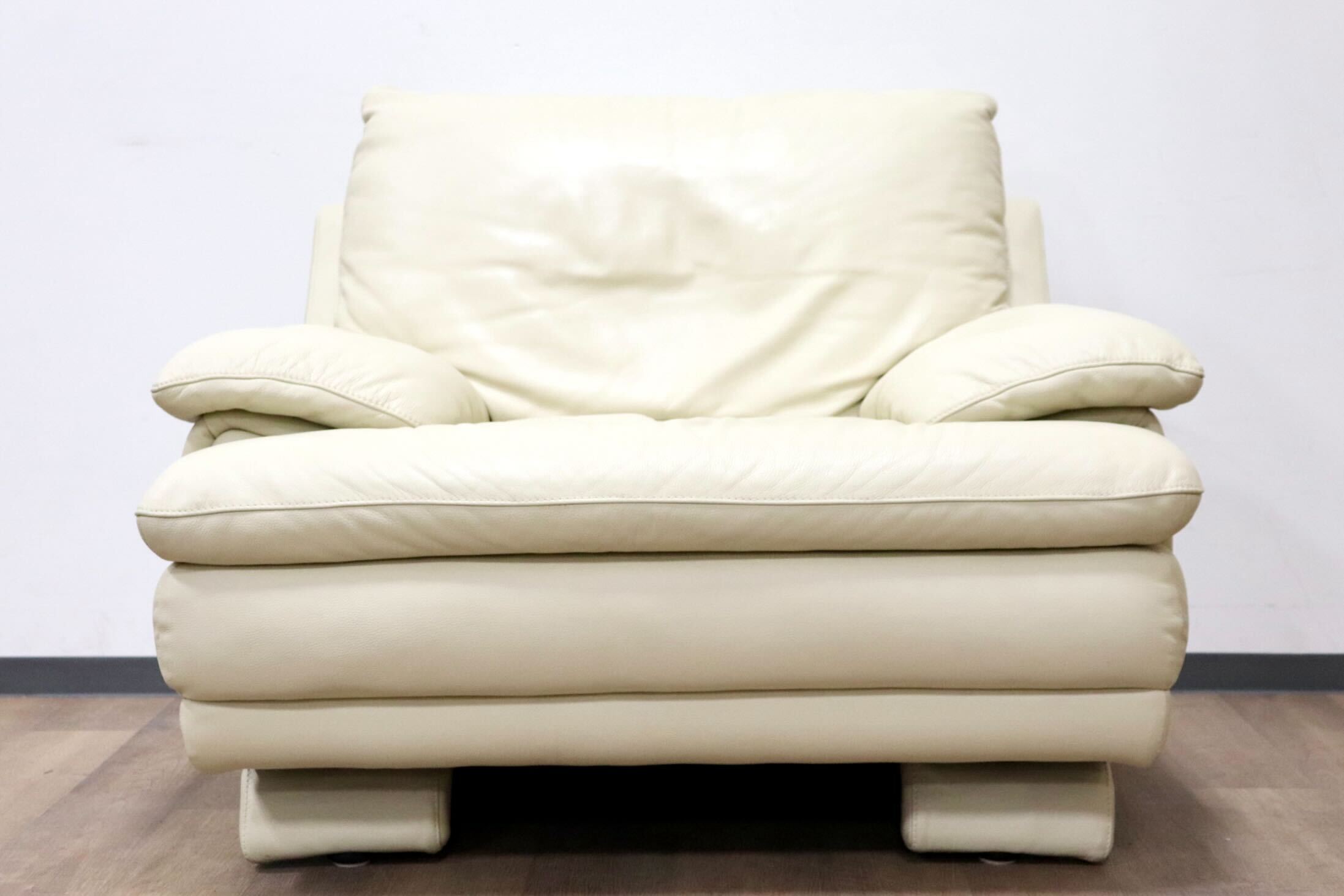 GMGS232A○IDC大塚家具 L/S Comfort-03 1人掛けソファ シングルソファ アームソファ 総革 アイボリー モダン 定価約16万 美品