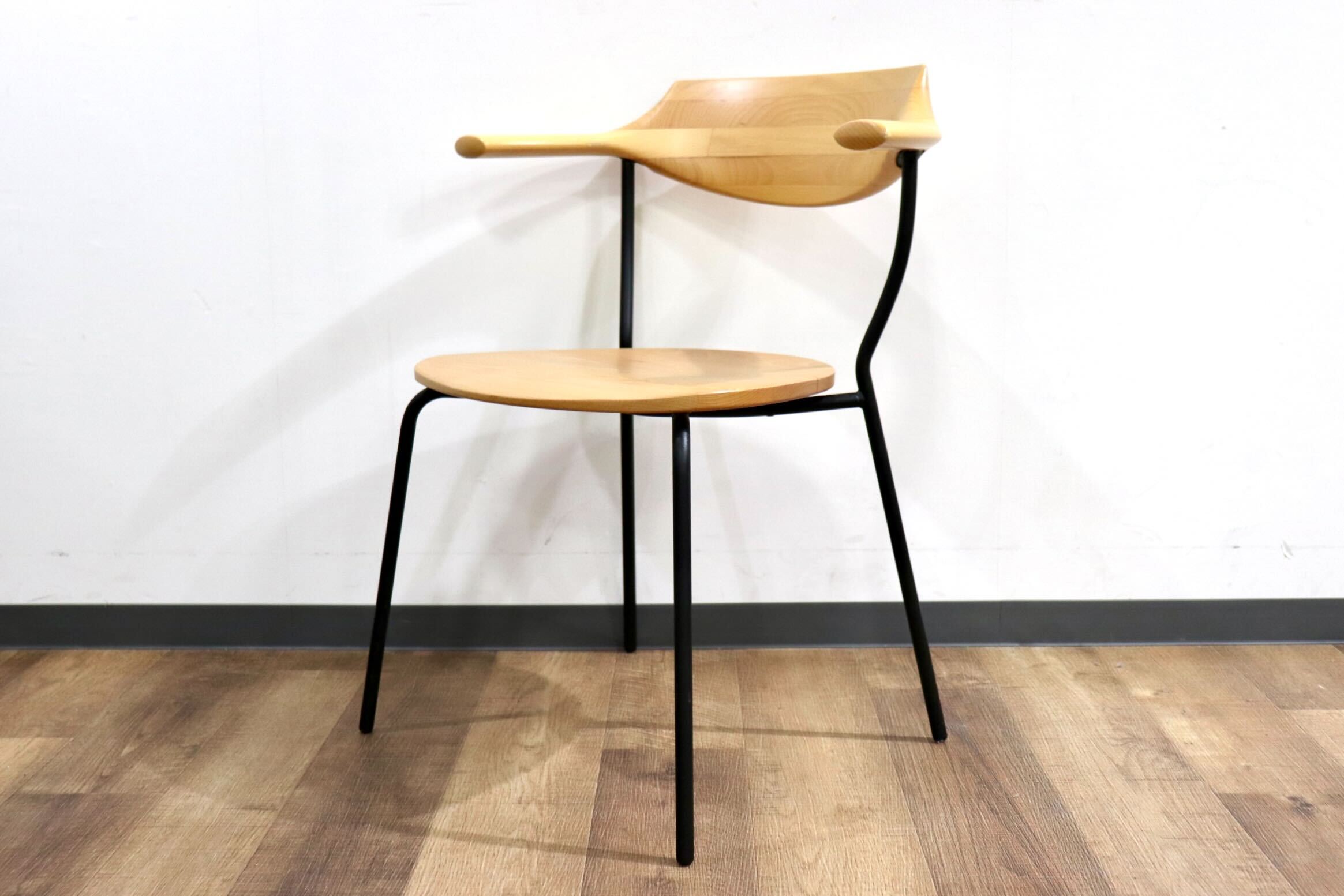 GMHO132B○アトリエ木馬 / ATELIER MOKUBA TRI chair トライチェア アームチェア 椅子 ビーチ無垢材 定価9.7万