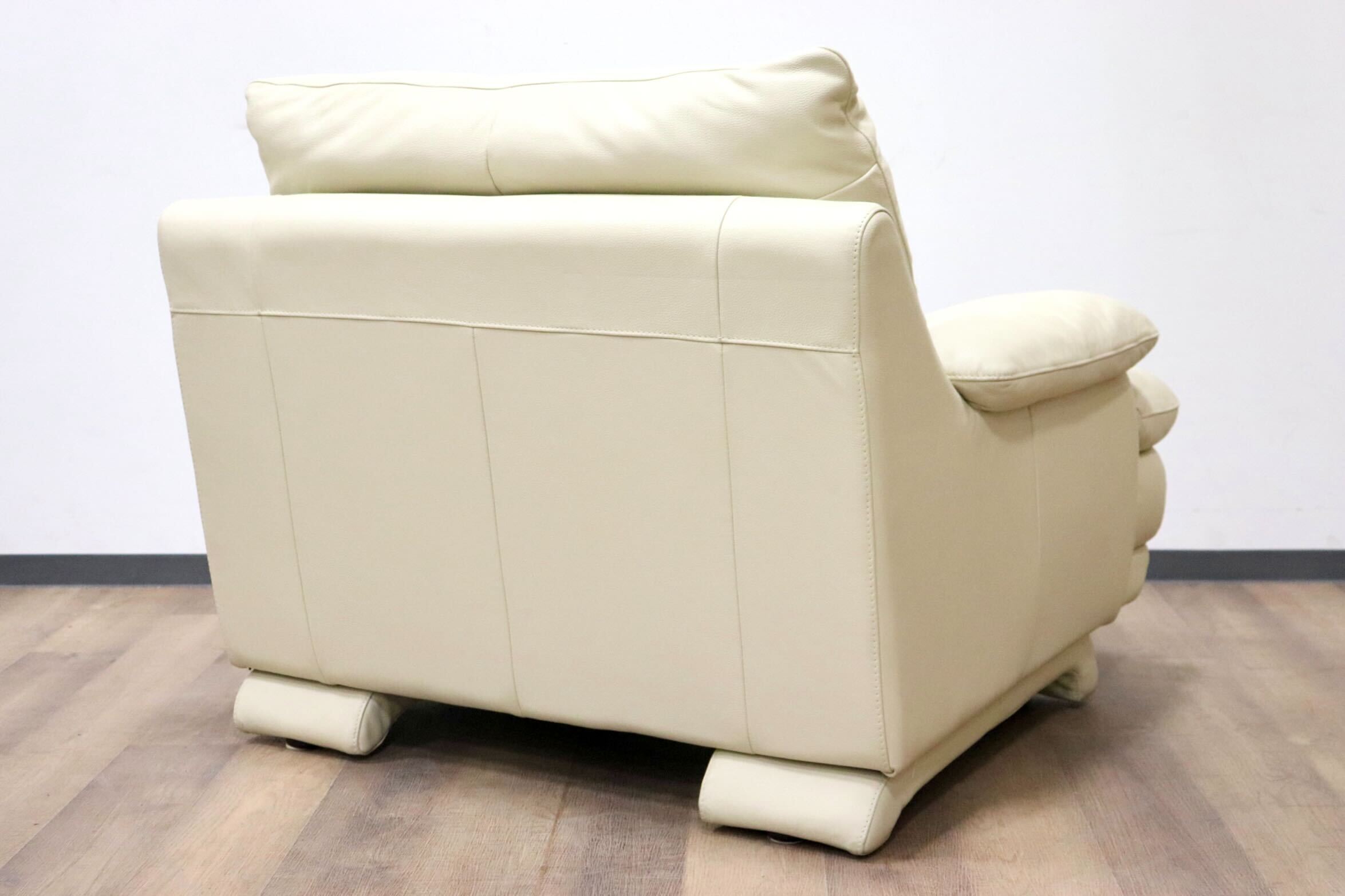 GMGS232A○IDC大塚家具 L/S Comfort-03 1人掛けソファ シングルソファ アームソファ 総革 アイボリー モダン 定価約16万 美品