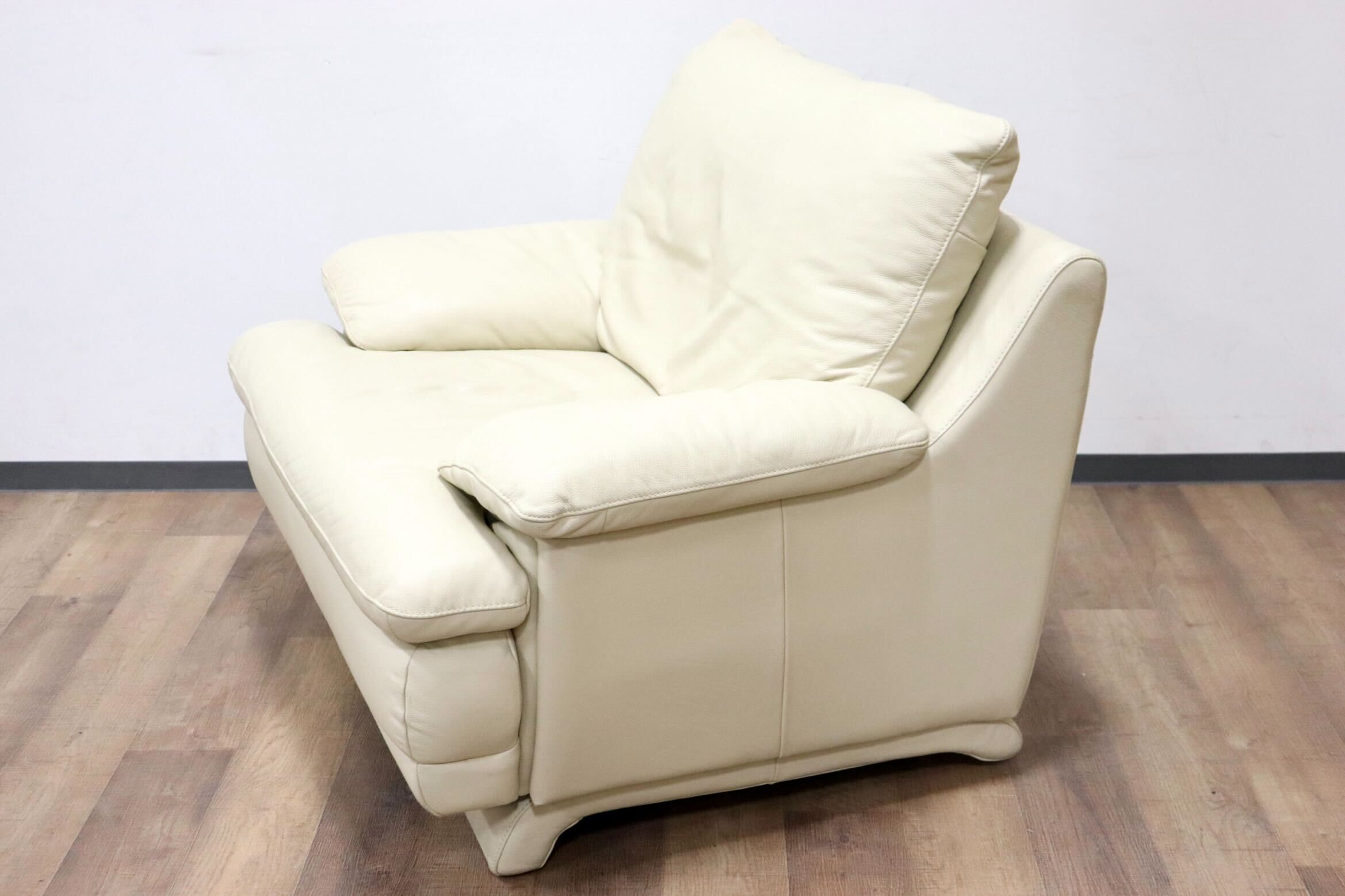 GMGS232A○IDC大塚家具 L/S Comfort-03 1人掛けソファ シングルソファ アームソファ 総革 アイボリー モダン 定価約16万 美品