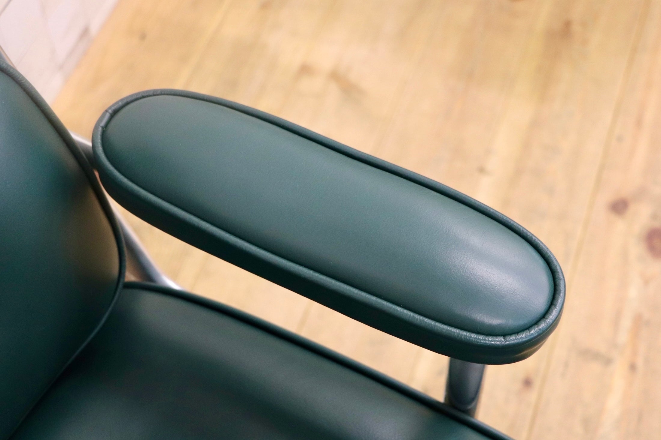 GMJO87S○Herman Miller / ハーマンミラー イームズ エグゼクティブチェア タイムライフチェア 本革 グリーン チャールズ&レイ 定価約95万