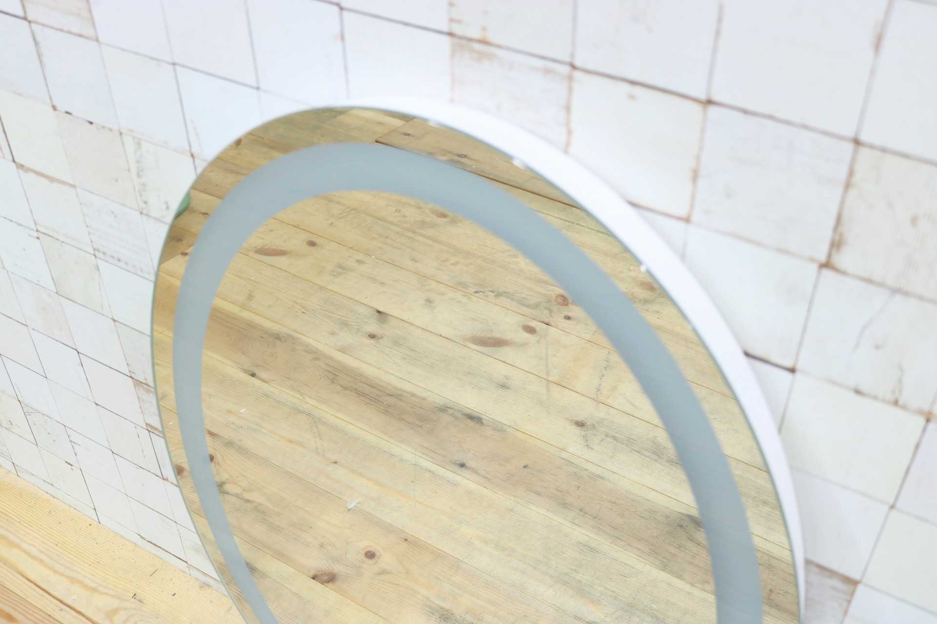 GMIK747A◯ウォールミラー 壁掛け鏡 壁掛けミラー 立て掛けミラー オーバルミラー 楕円形 照明付き フレームレス 店舗什器 モダン 未使用