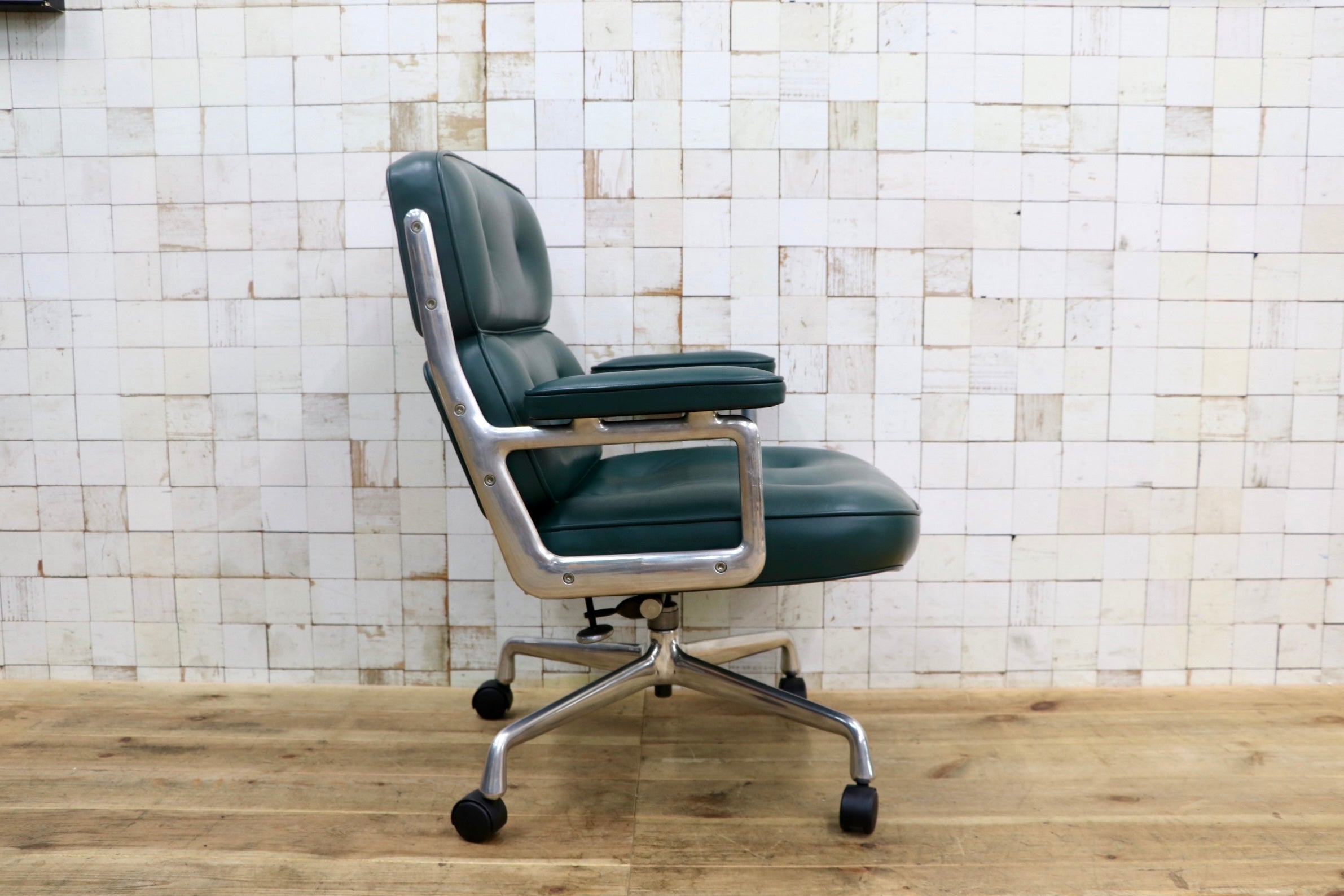GMJO87S○Herman Miller / ハーマンミラー イームズ エグゼクティブチェア タイムライフチェア 本革 グリーン チャールズ&レイ 定価約95万