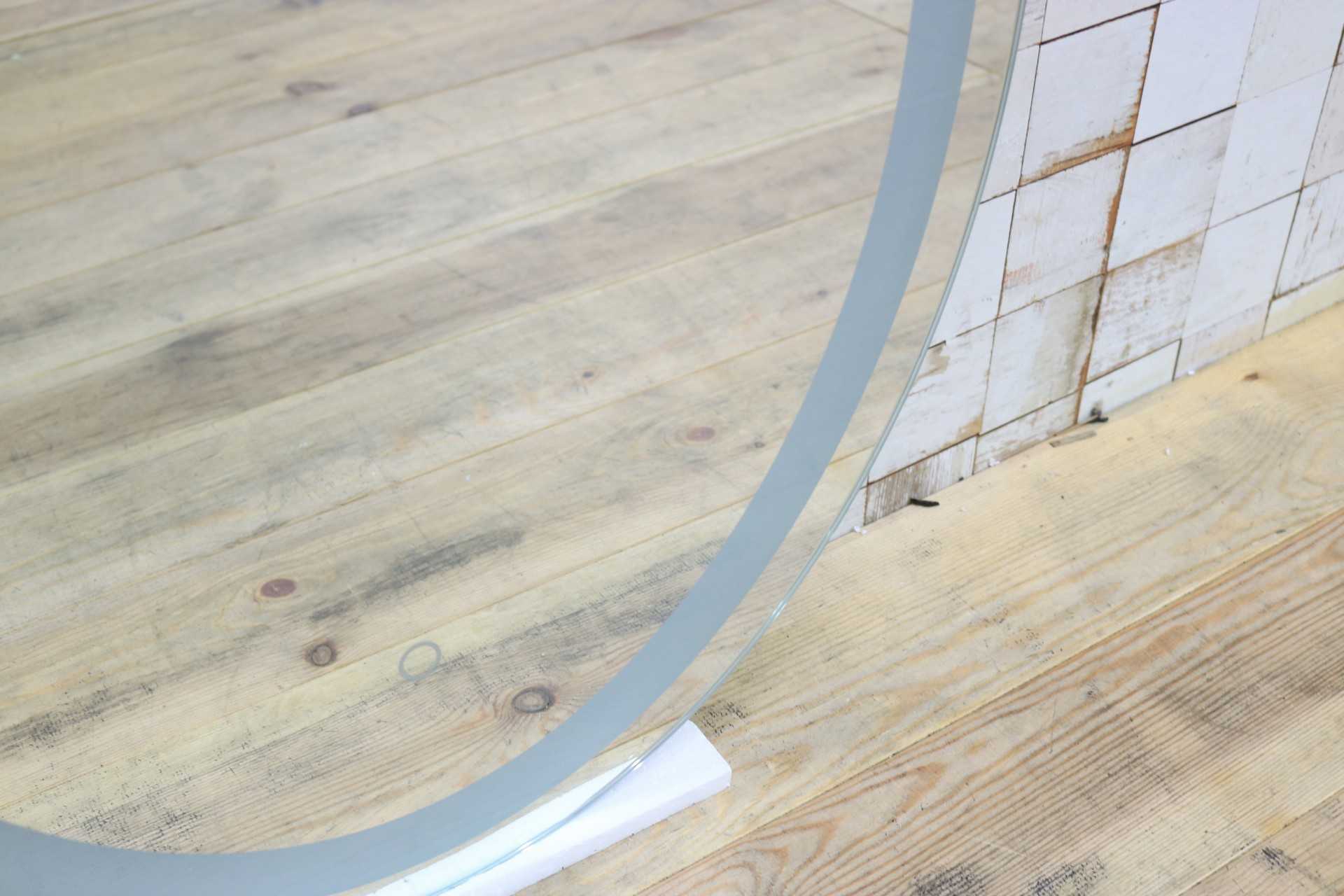 GMIK747A◯ウォールミラー 壁掛け鏡 壁掛けミラー 立て掛けミラー オーバルミラー 楕円形 照明付き フレームレス 店舗什器 モダン 未使用