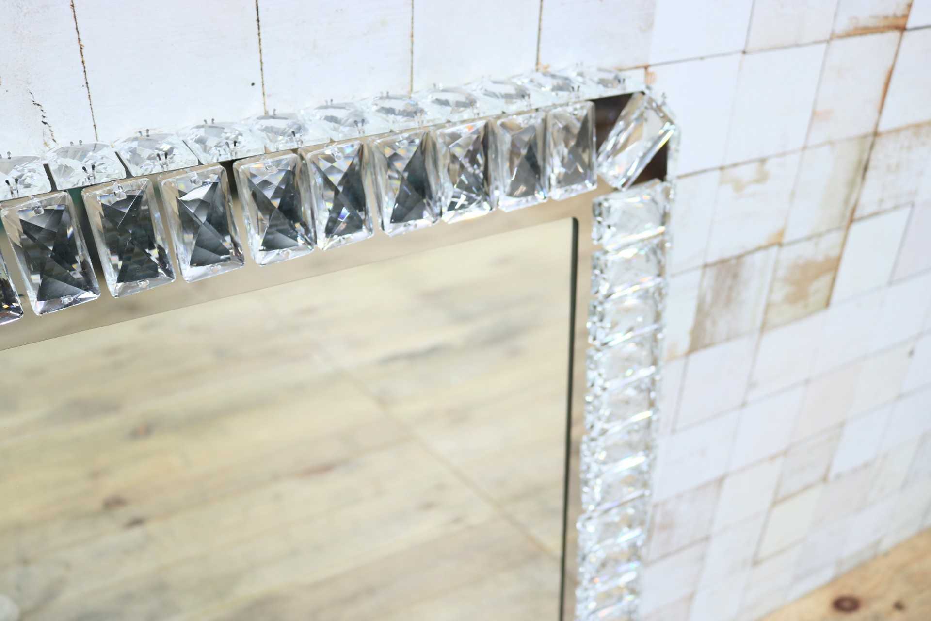 GMIK747B◯ウォールミラー 壁掛け鏡 壁掛けミラー 立て掛けミラー 鏡 照明付き 長方形 クリスタル 店舗什器 インテリア 未使用