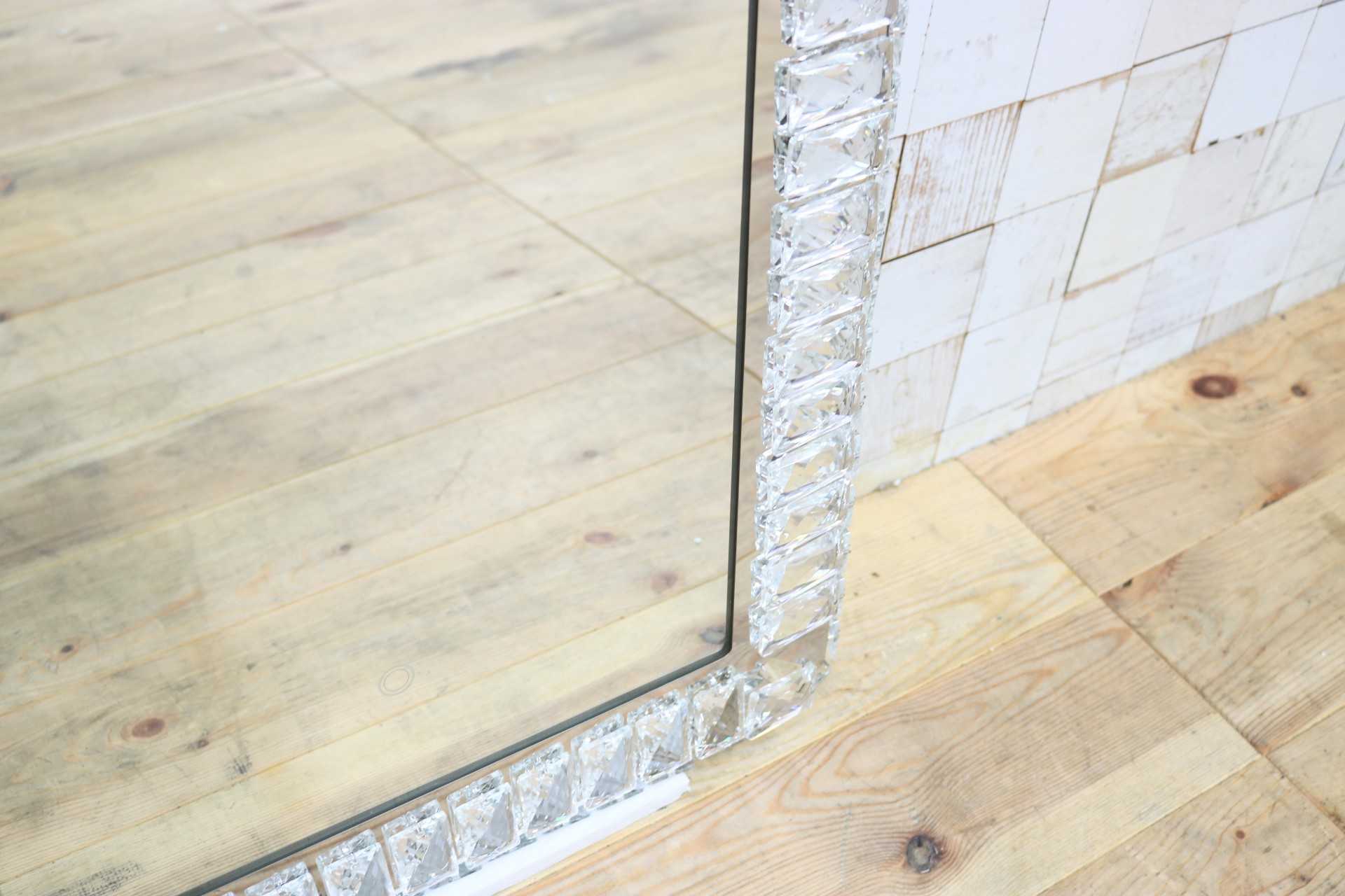 GMIK747B◯ウォールミラー 壁掛け鏡 壁掛けミラー 立て掛けミラー 鏡 照明付き 長方形 クリスタル 店舗什器 インテリア 未使用