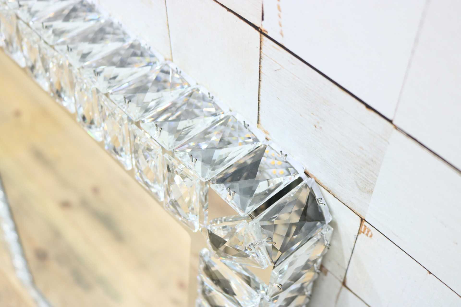 GMIK747B◯ウォールミラー 壁掛け鏡 壁掛けミラー 立て掛けミラー 鏡 照明付き 長方形 クリスタル 店舗什器 インテリア 未使用