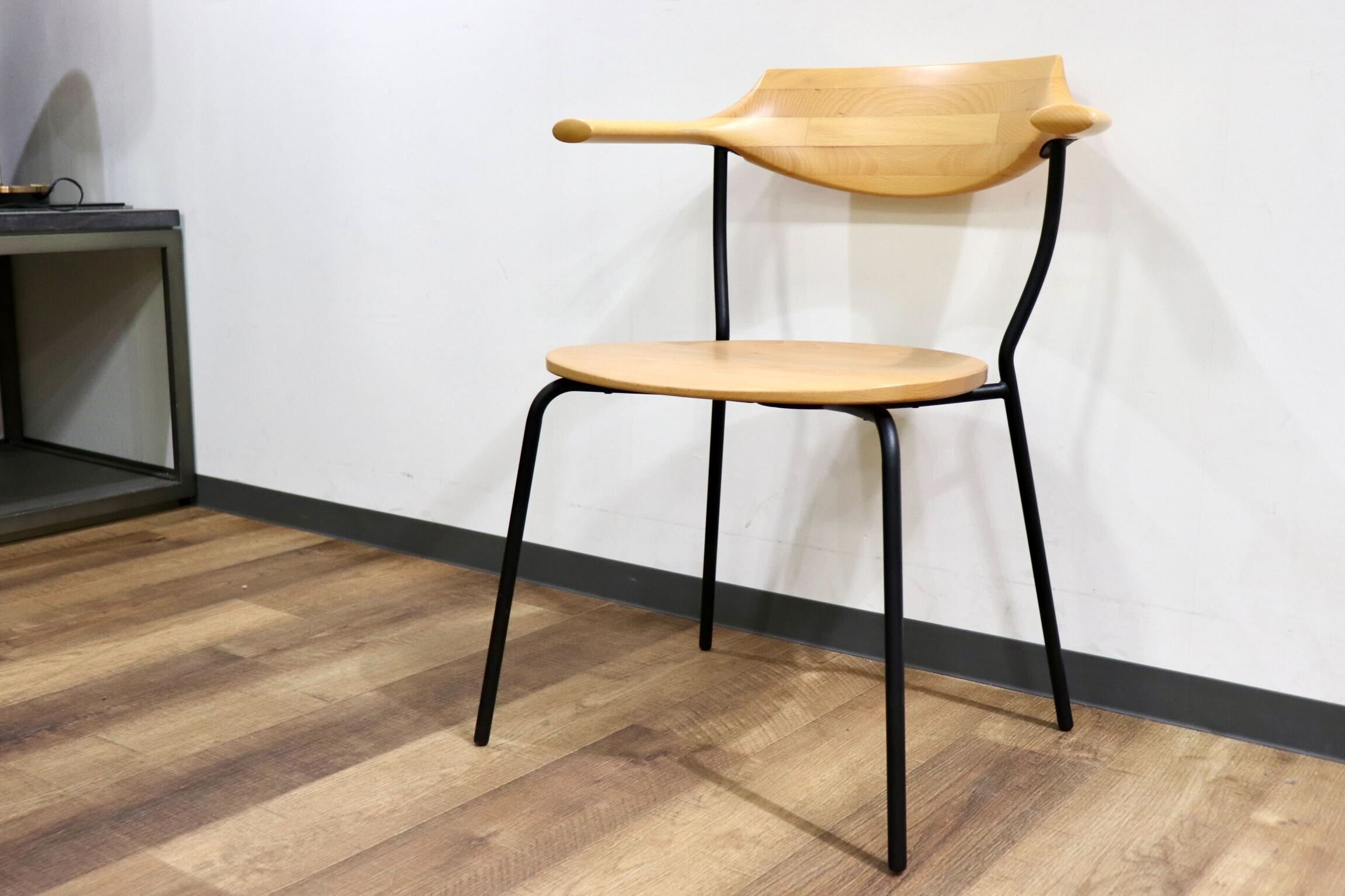 GMHO132B○アトリエ木馬 / ATELIER MOKUBA TRI chair トライチェア アームチェア 椅子 ビーチ無垢材 定価9.7万