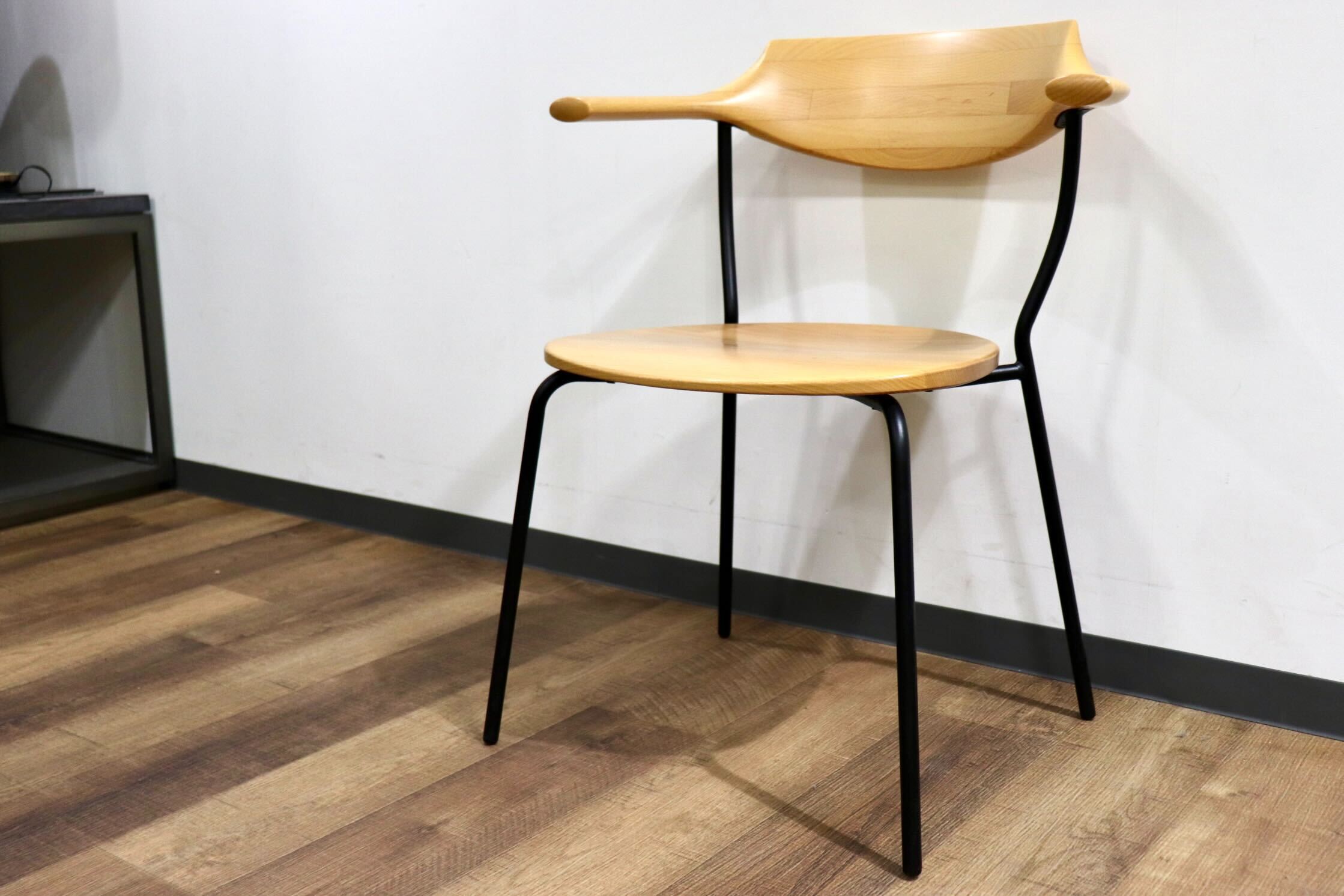 GMHO132C○アトリエ木馬 / ATELIER MOKUBA TRI chair トライチェア アームチェア 椅子 ビーチ無垢材 定価9.7万