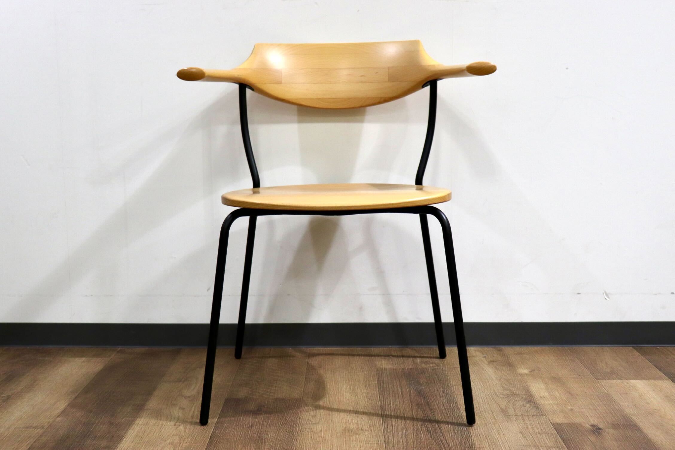 GMHO132C○アトリエ木馬 / ATELIER MOKUBA TRI chair トライチェア アームチェア 椅子 ビーチ無垢材 定価9.7万
