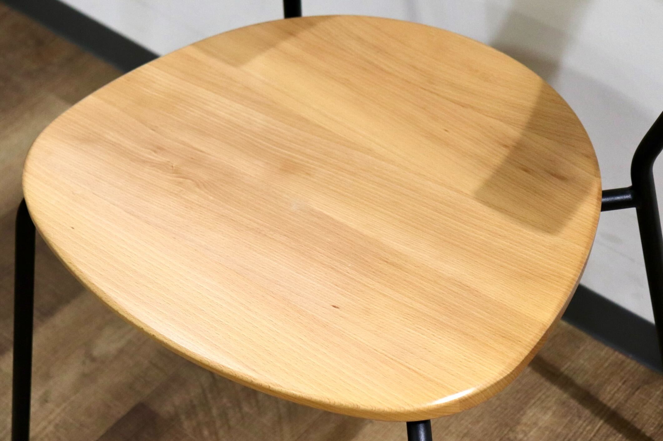 GMHO132C○アトリエ木馬 / ATELIER MOKUBA TRI chair トライチェア アームチェア 椅子 ビーチ無垢材 定価9.7万