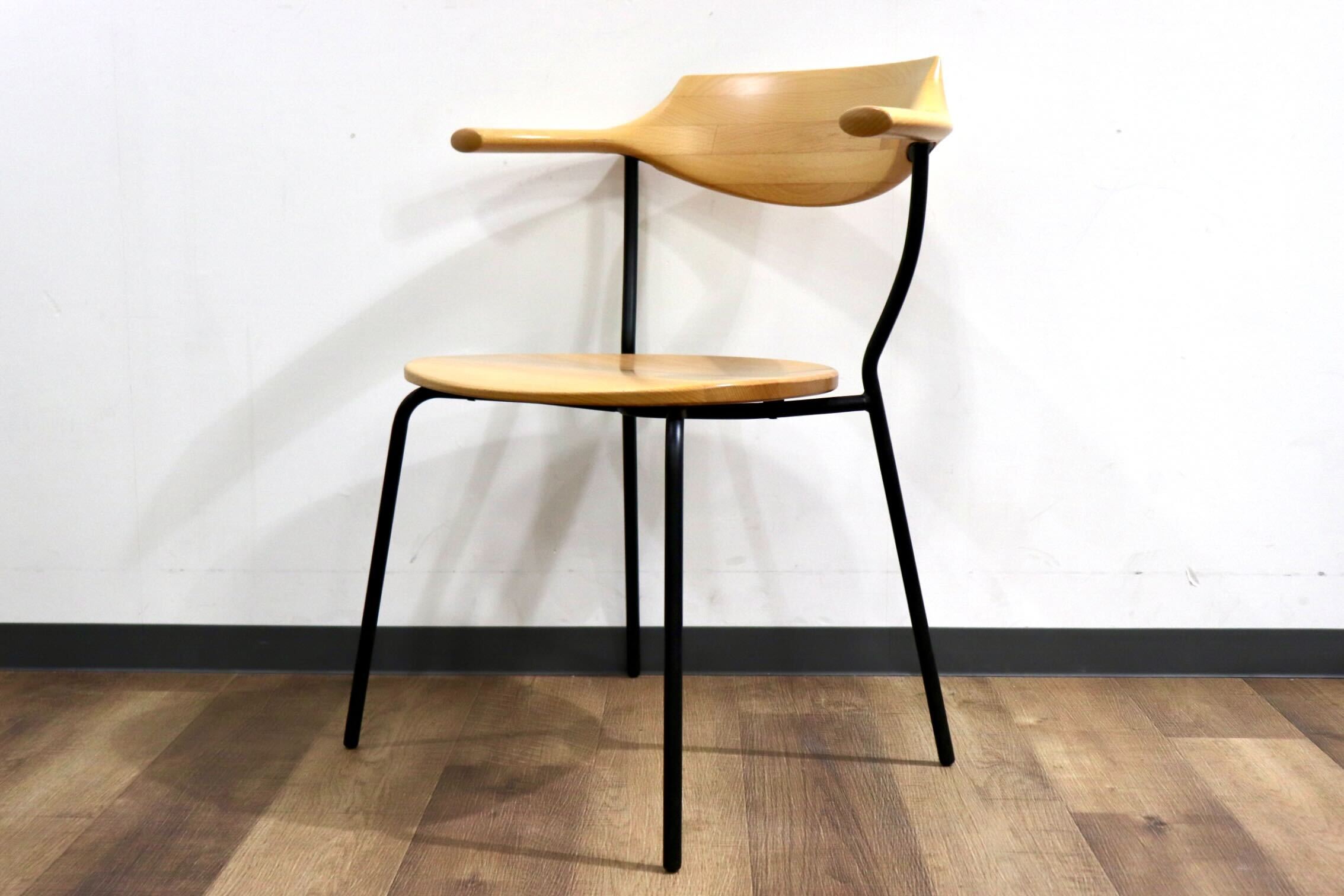 GMHO132C○アトリエ木馬 / ATELIER MOKUBA TRI chair トライチェア アームチェア 椅子 ビーチ無垢材 定価9.7万