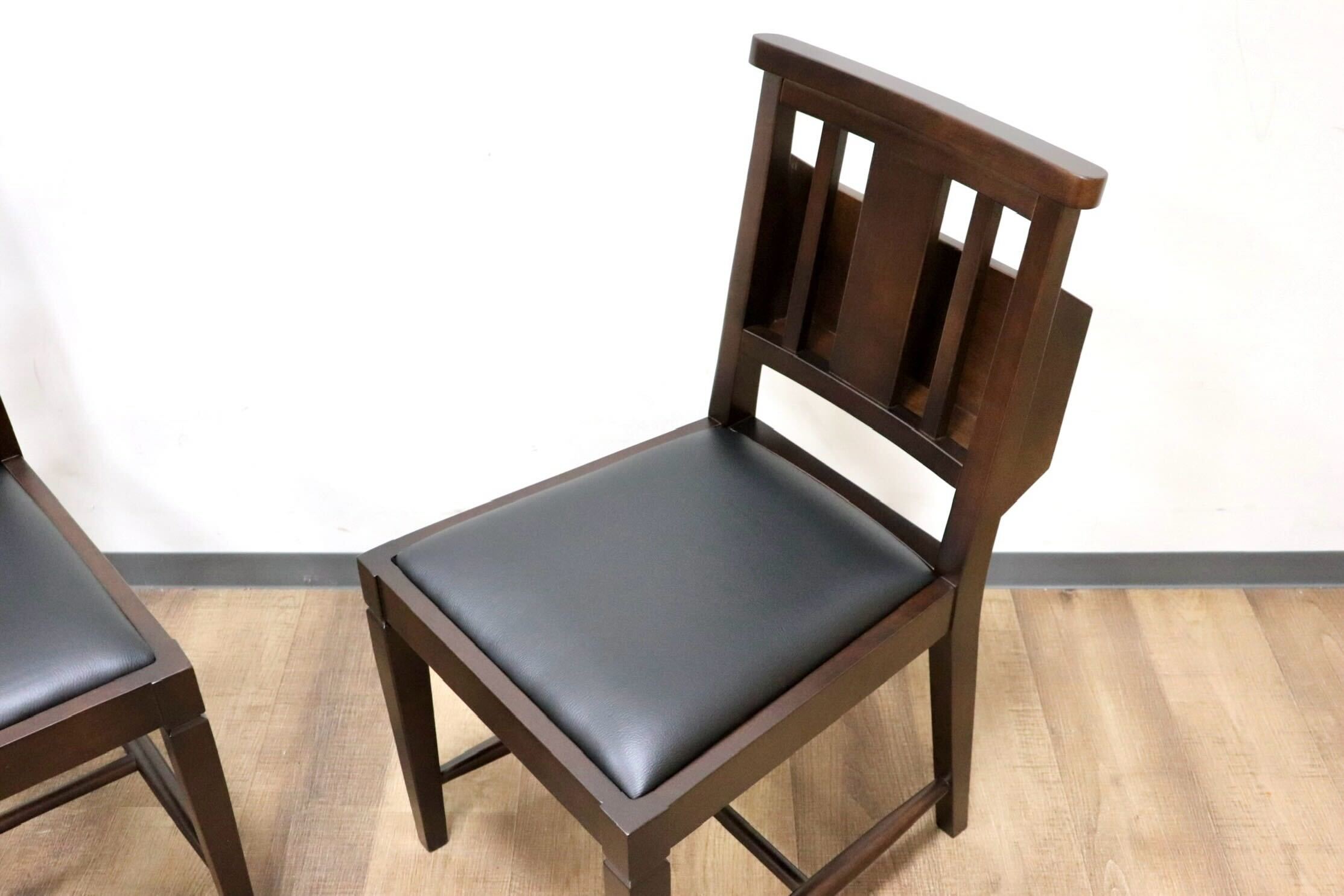 GMGN342U○CHERRY FURNITURE / 桜屋工業 ダイニングチェア チャーチチェア マガジンラック 合皮 ダークブラウン 2脚セット モダン 未使用品