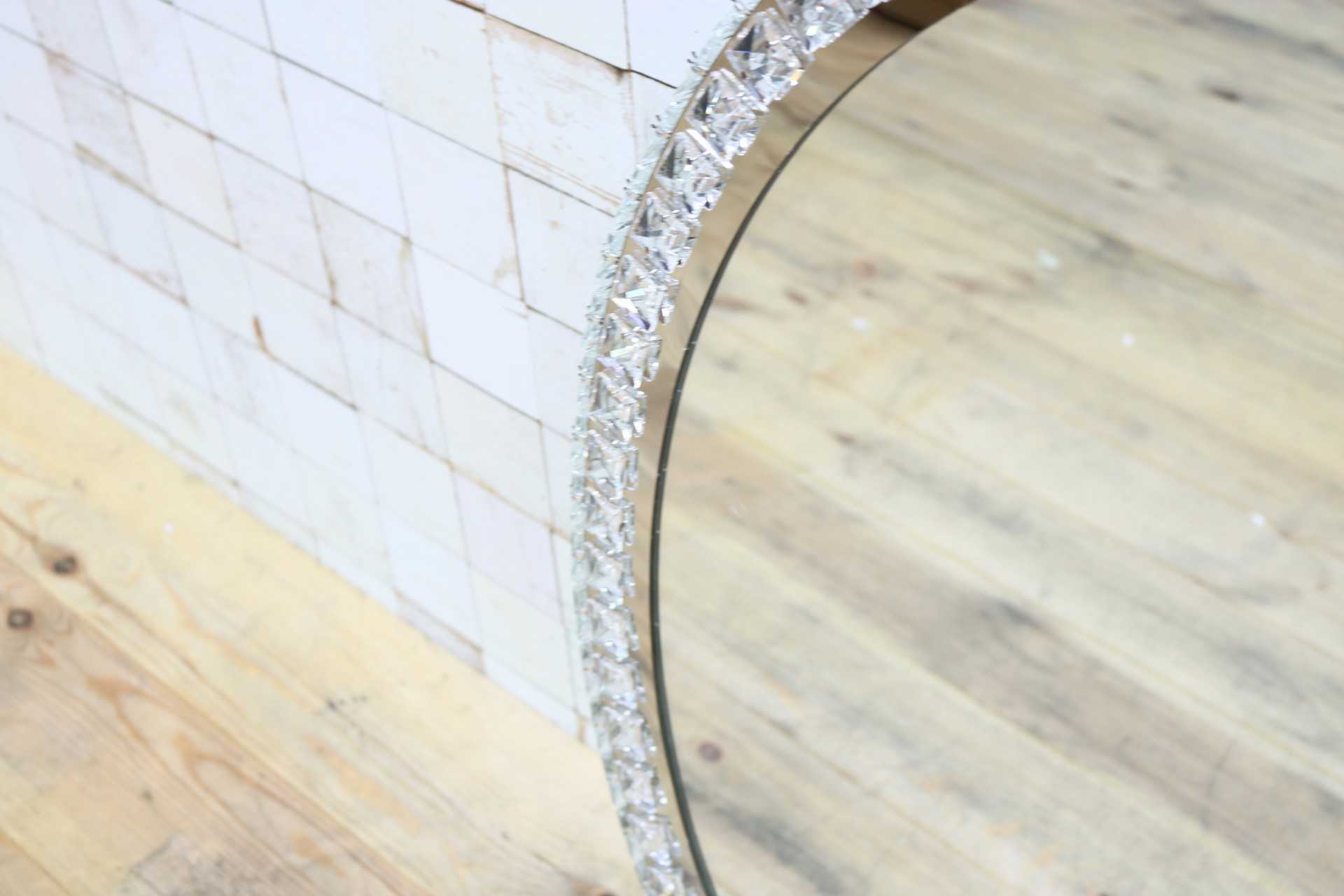 GMIK747D◯ウォールミラー 壁掛け鏡 壁掛けミラー 立て掛けミラー 鏡 照明付き 楕円形 クリスタル 店舗什器 インテリア 未使用