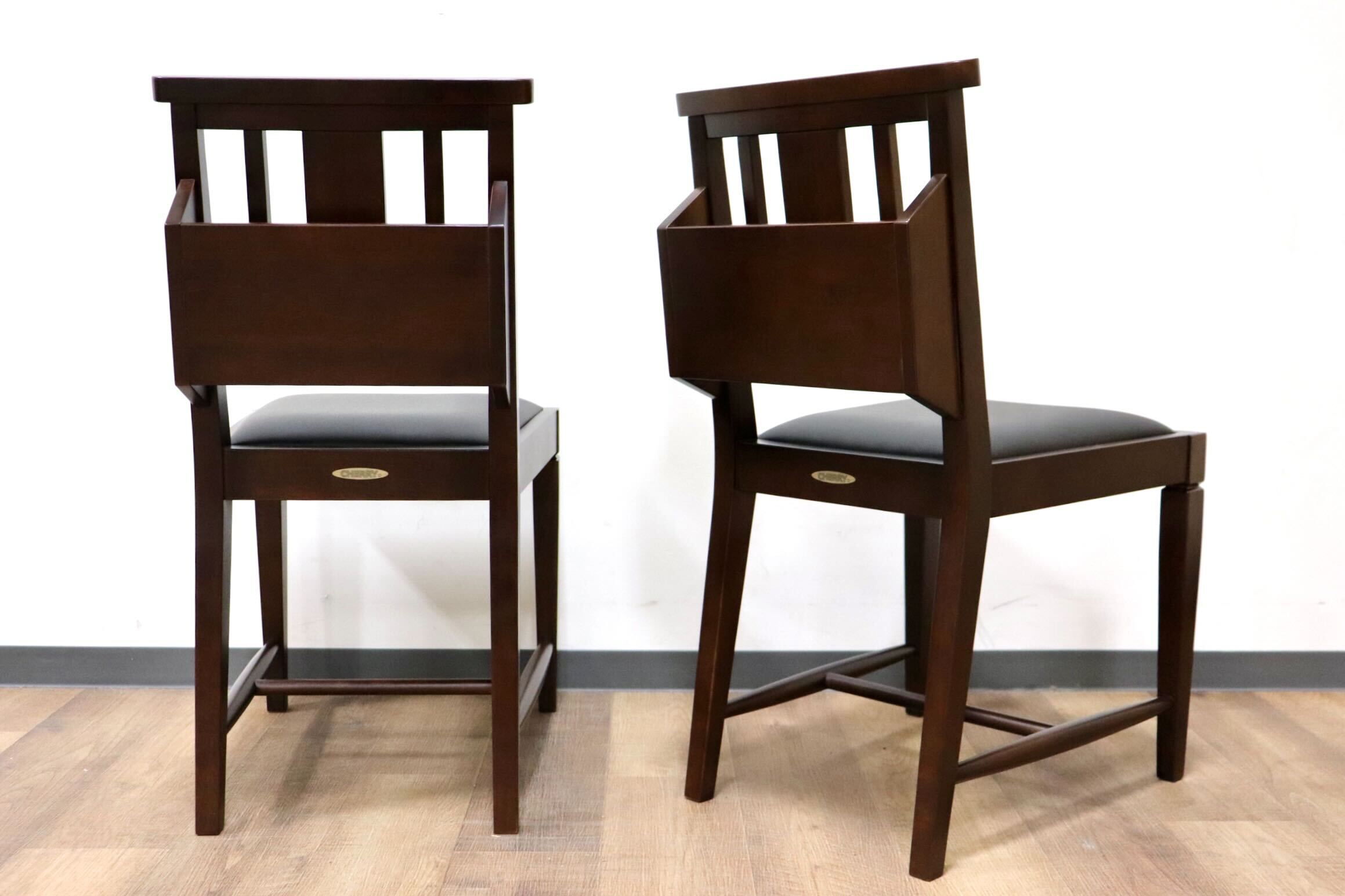 GMGN342U○CHERRY FURNITURE / 桜屋工業 ダイニングチェア チャーチチェア マガジンラック 合皮 ダークブラウン 2脚セット モダン 未使用品