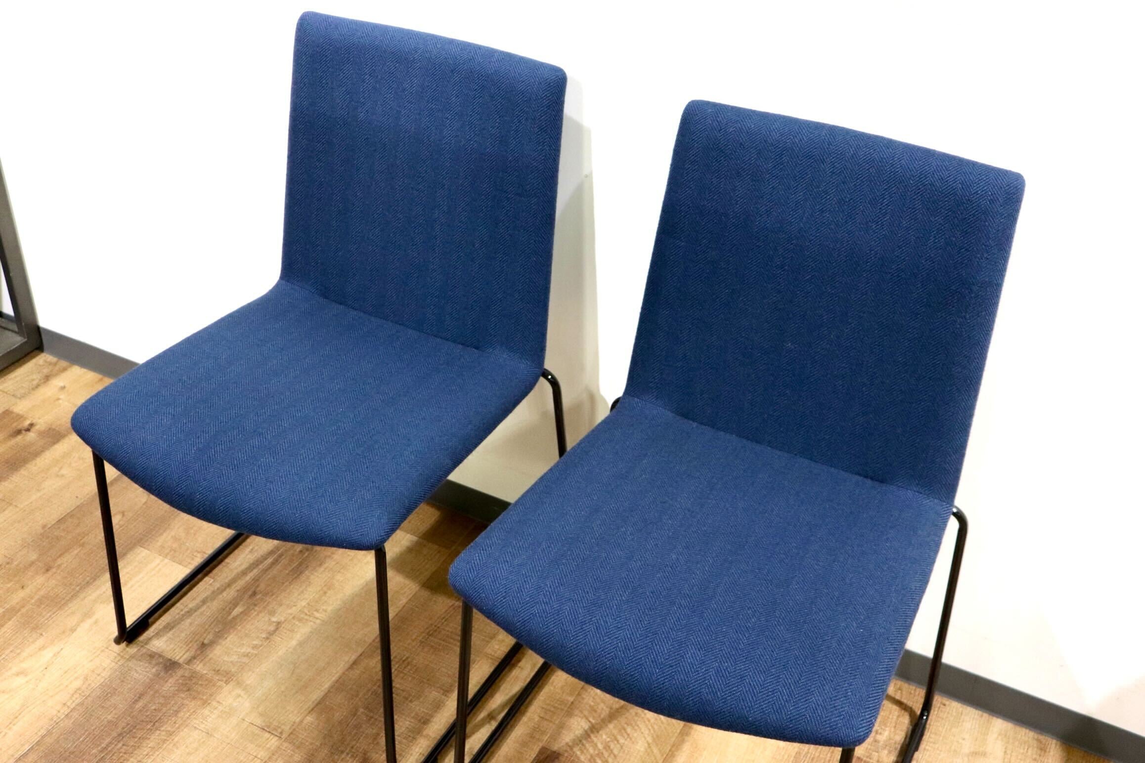 GMHH253F○AD CORE / エーディコア MD-202 ダイニングチェア スタッキング ファブリック ネイビー スチールレッグ 約11万 展示品