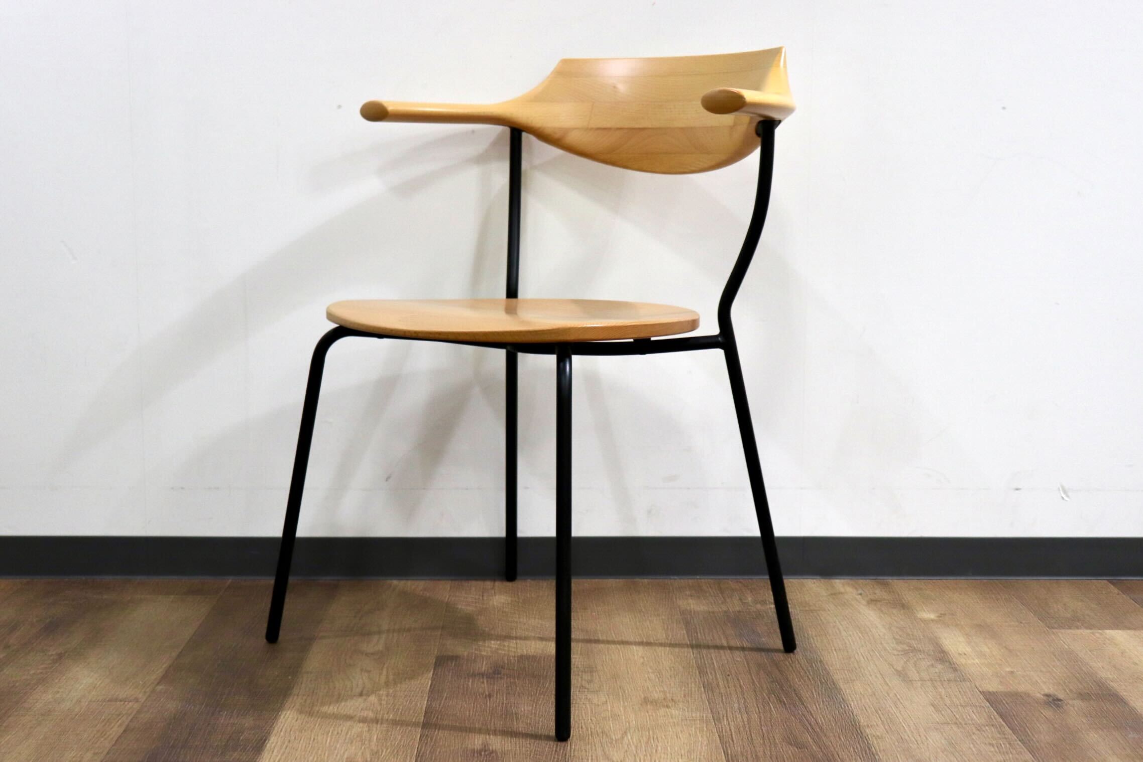 GMHO132D○アトリエ木馬 / ATELIER MOKUBA TRI chair トライチェア アームチェア 椅子 ビーチ無垢材 定価9.7万