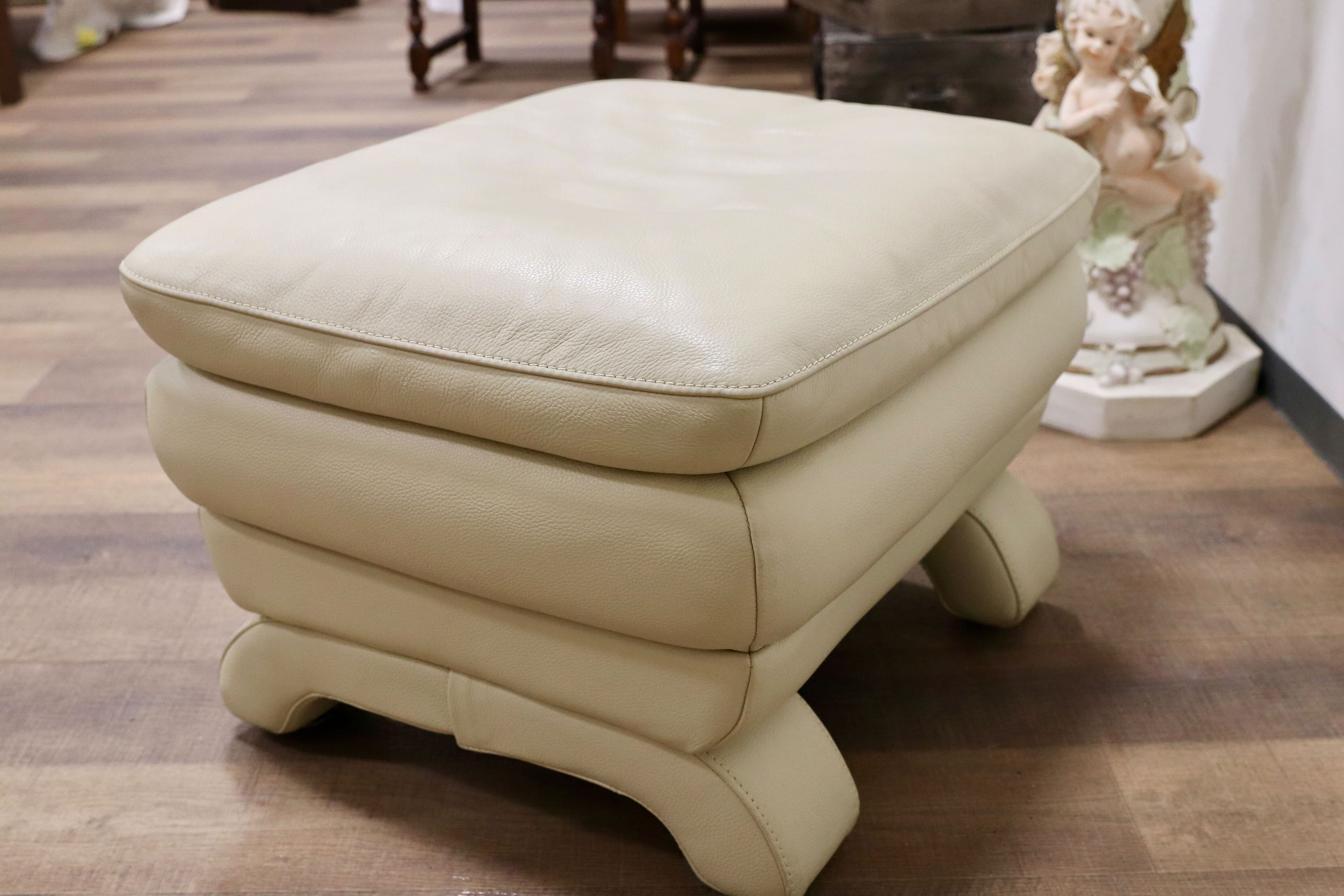 GMGS232○IDC大塚家具 L/S Comfort-03 オットマン フットスツール 総革 クリーム色 モダン スタイリッシュ 約6万
