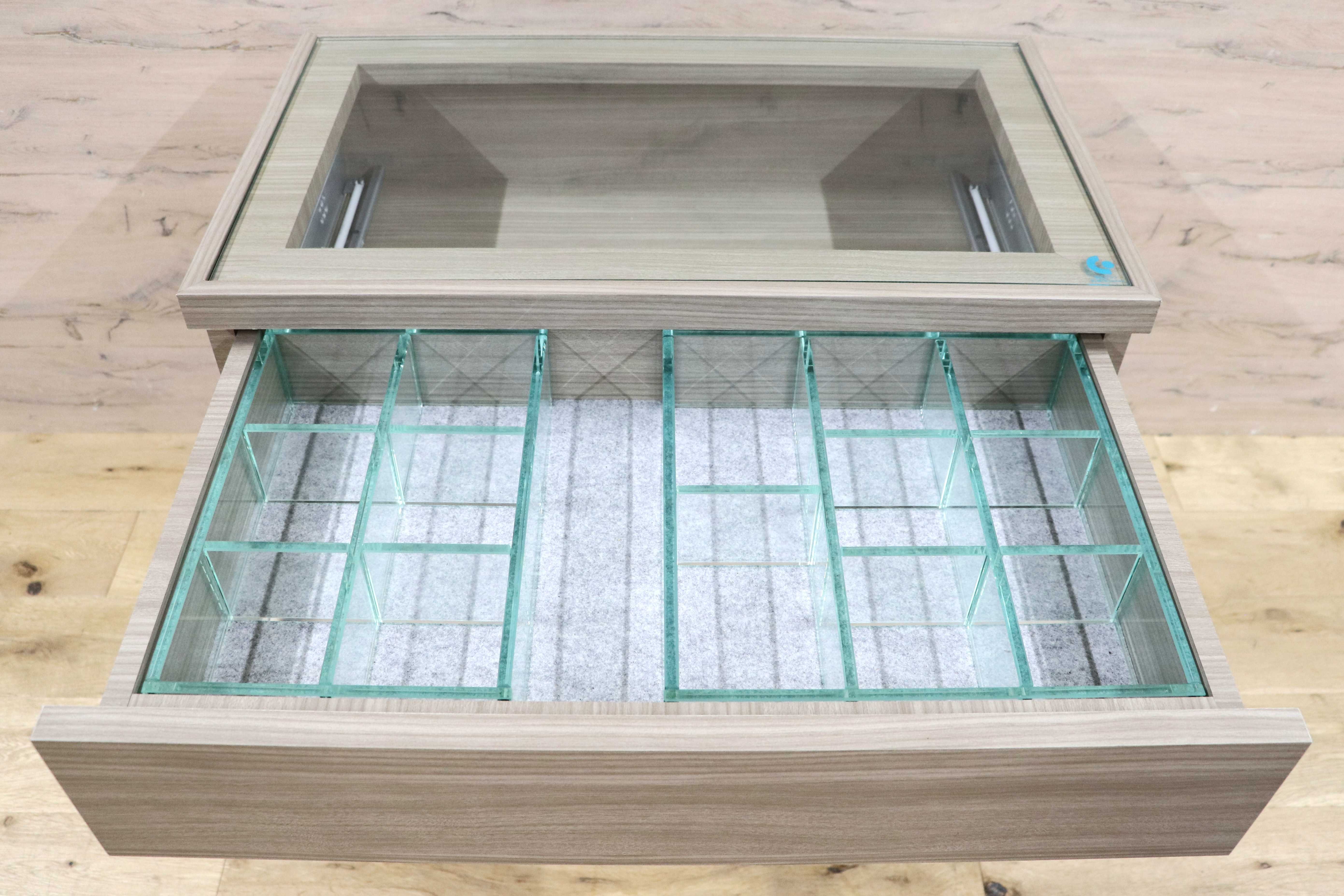 GMIH240○ガラスコレクションケース付き チェスト アクセサリーケース 収納 引き出し 収納タンス ベッドサイドチェスト 展示品