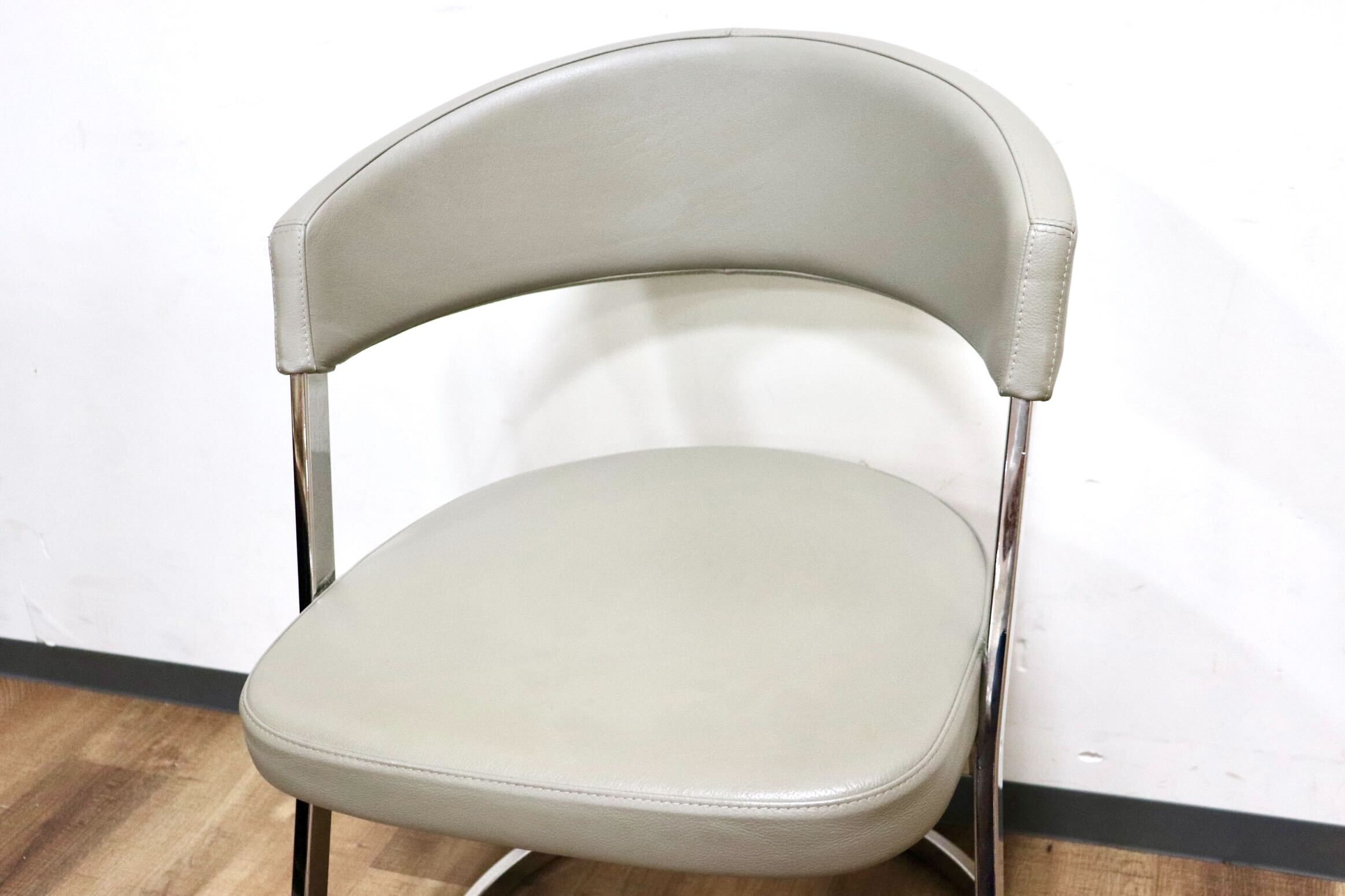 GMHK205B○Calligaris / カリガリス BAY ベイ ダイニングチェア 食卓椅子 サロンチェア 什器 本革 グレー イタリアモダン 定価約6万