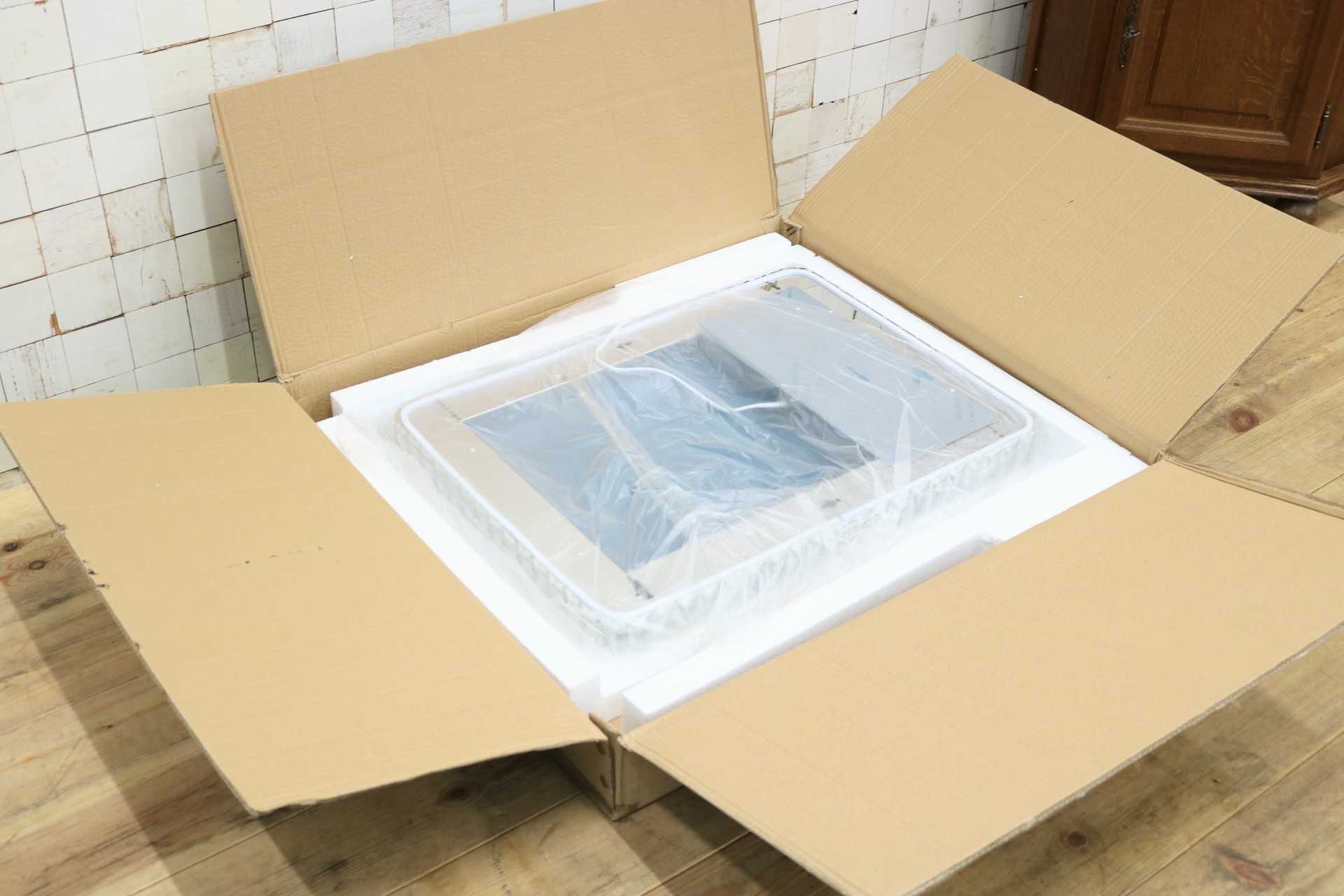 GMIK747E◯ウォールミラー 壁掛け鏡 壁掛けミラー 立て掛けミラー 鏡 照明付き 長方形 クリスタル 店舗什器 インテリア 未使用