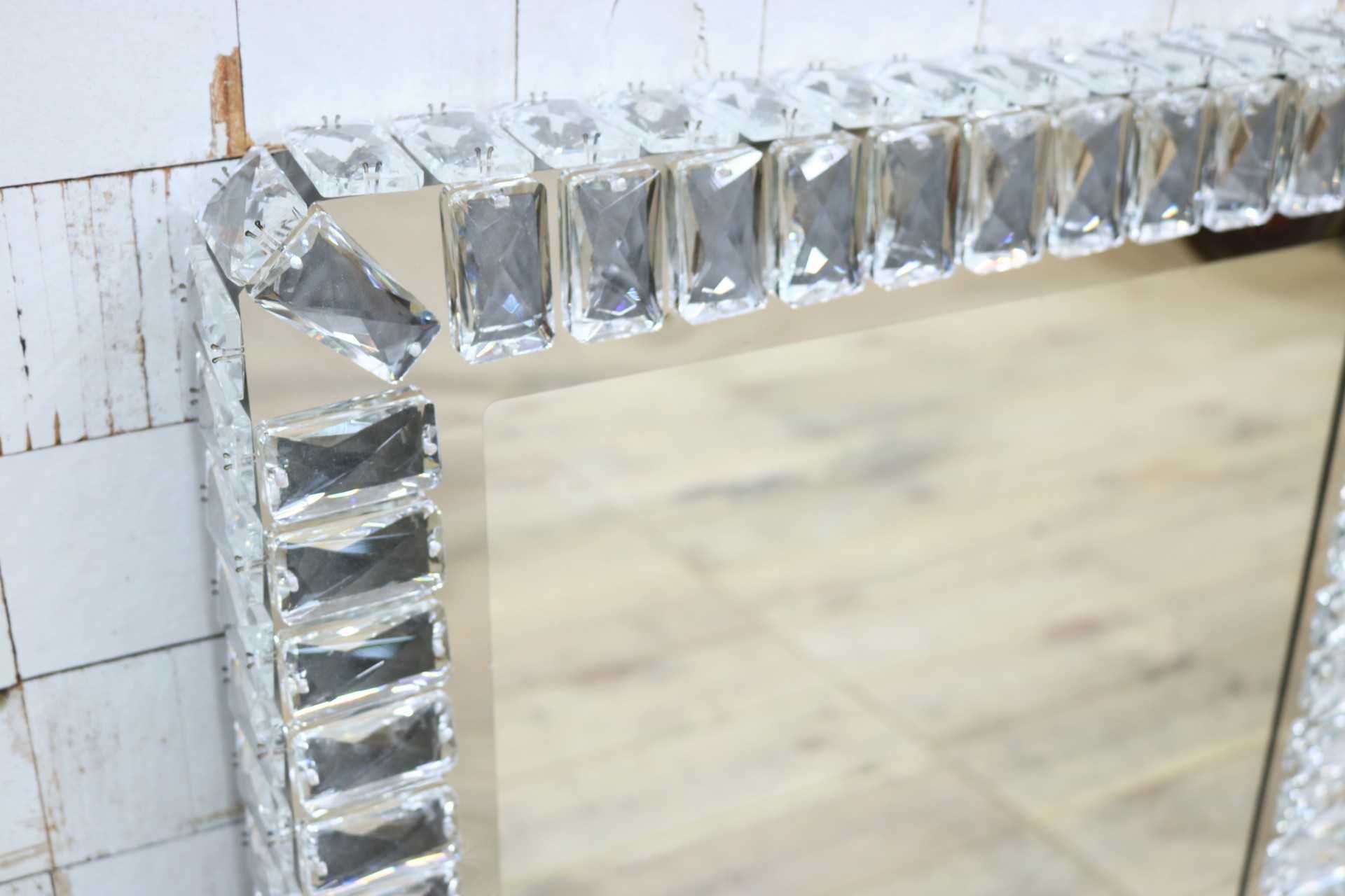 GMIK747E◯ウォールミラー 壁掛け鏡 壁掛けミラー 立て掛けミラー 鏡 照明付き 長方形 クリスタル 店舗什器 インテリア 未使用