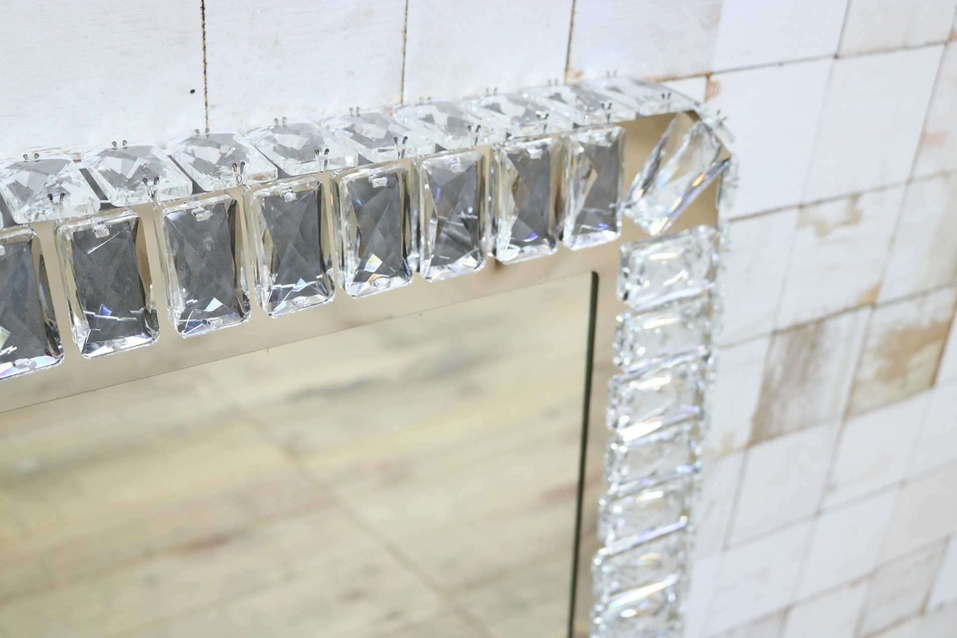 GMIK747E◯ウォールミラー 壁掛け鏡 壁掛けミラー 立て掛けミラー 鏡 照明付き 長方形 クリスタル 店舗什器 インテリア 未使用