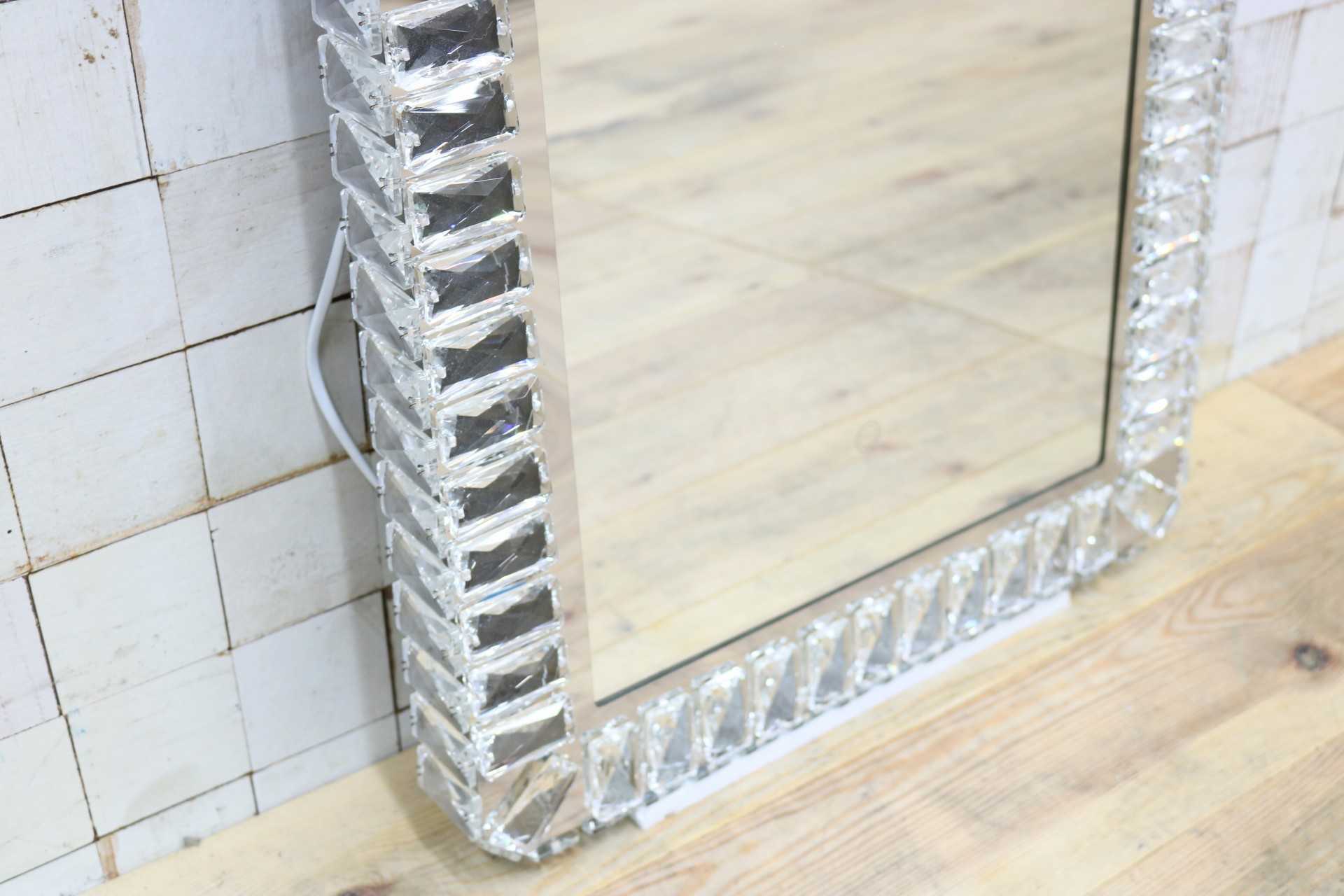 GMIK747E◯ウォールミラー 壁掛け鏡 壁掛けミラー 立て掛けミラー 鏡 照明付き 長方形 クリスタル 店舗什器 インテリア 未使用