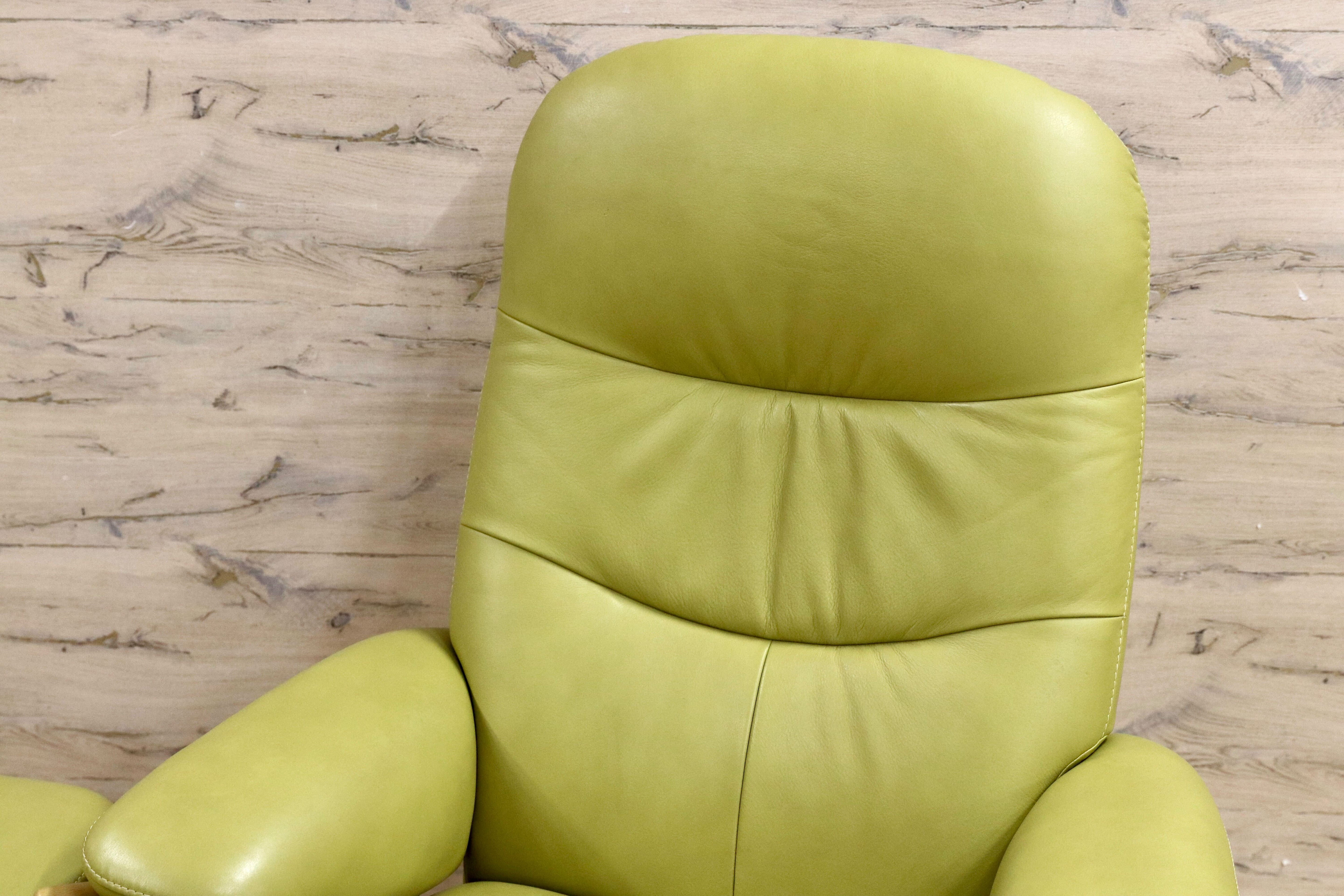 GMHK813B○karimoku / カリモク アールポジション リクライニングチェア 1人掛けソファ 本革 ライムグリーン ラウンジチェア 国産家具