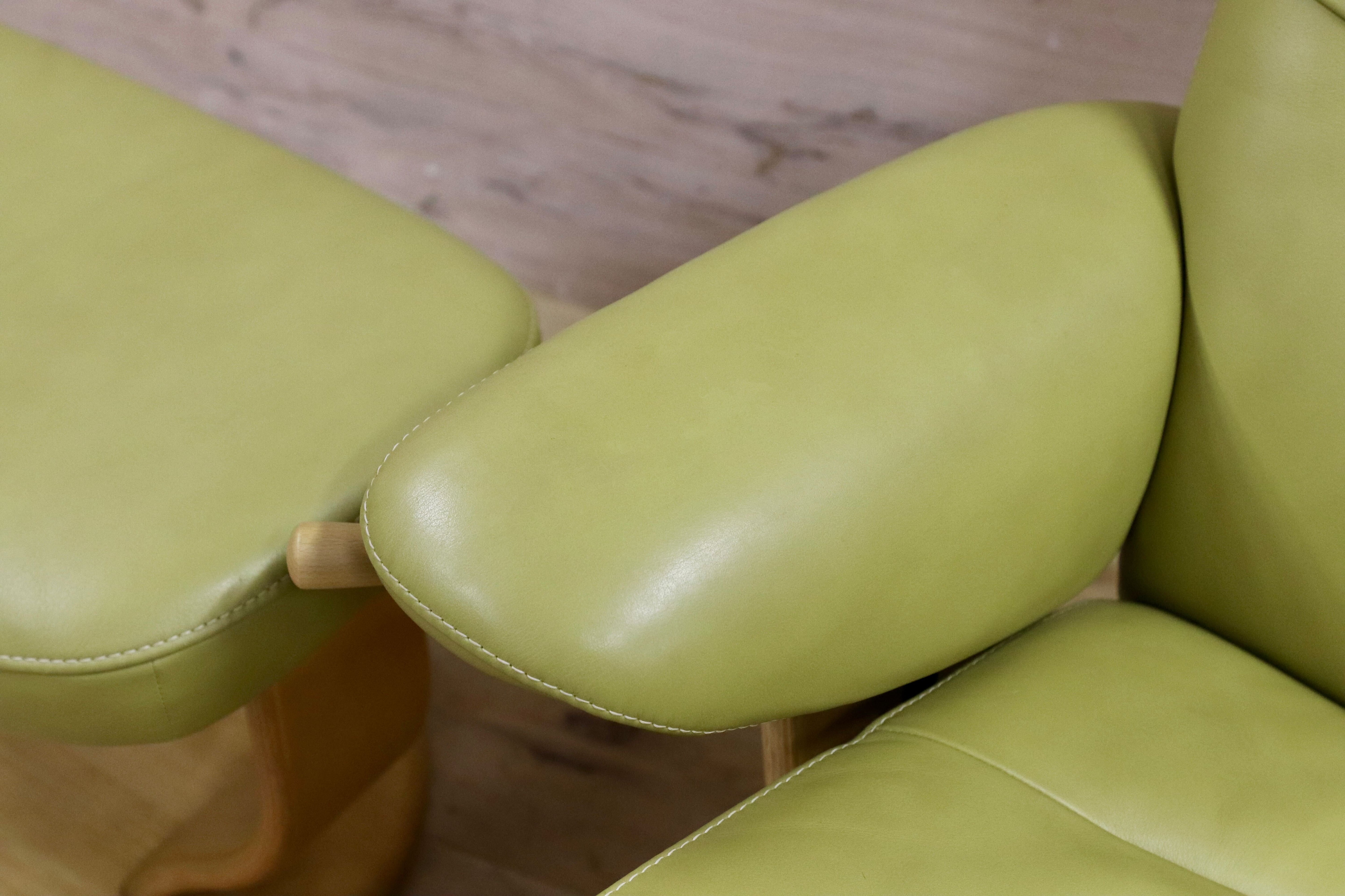 GMHK813B○karimoku / カリモク アールポジション リクライニングチェア 1人掛けソファ 本革 ライムグリーン ラウンジチェア 国産家具