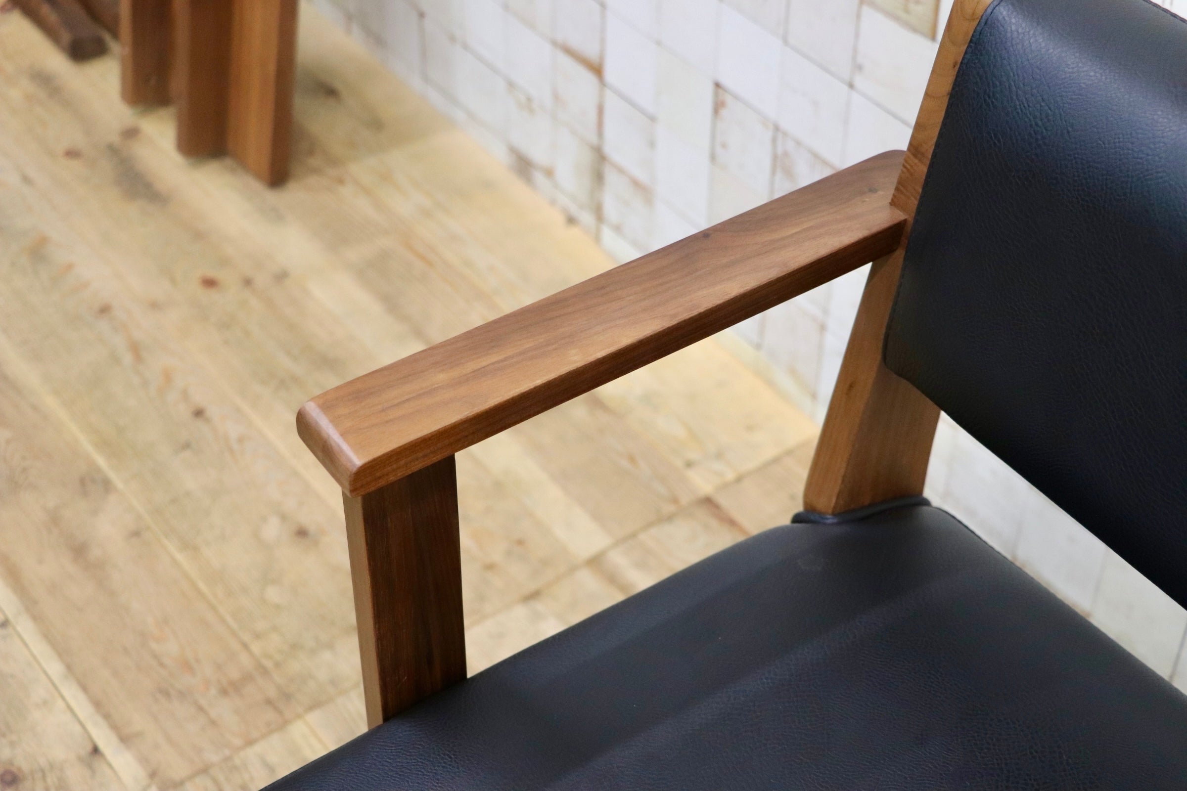 GMJS221B〇関家具 CAIN / カイン 椅子 モダン ブラック ウォールナット ダイニングチェア 木製 ダイニングベンチ 3人掛け 定価約8.7万