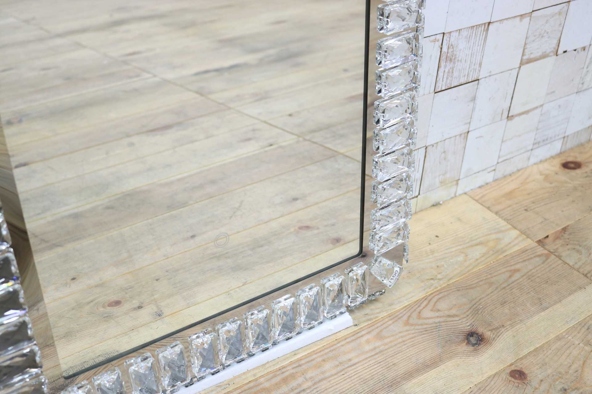 GMIK747F◯ウォールミラー 壁掛け鏡 壁掛けミラー 立て掛けミラー 鏡 照明付き 長方形 クリスタル 店舗什器 インテリア 未使用