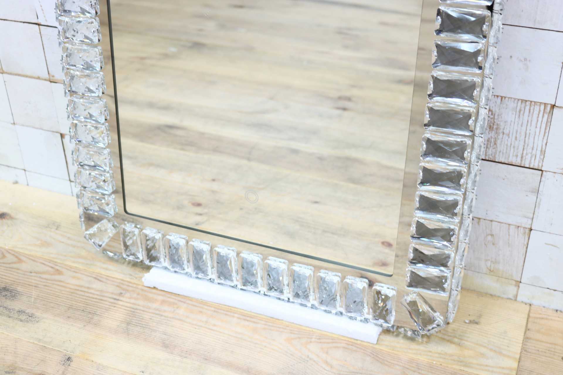 GMIK747H◯ウォールミラー 壁掛け鏡 壁掛けミラー 立て掛けミラー 鏡 照明付き 長方形 クリスタル 店舗什器 インテリア 未使用