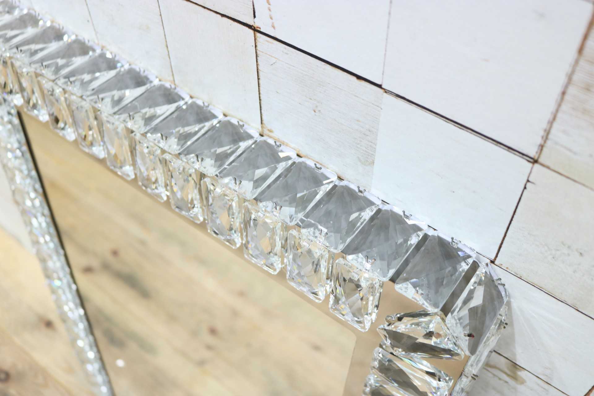 GMIK747H◯ウォールミラー 壁掛け鏡 壁掛けミラー 立て掛けミラー 鏡 照明付き 長方形 クリスタル 店舗什器 インテリア 未使用