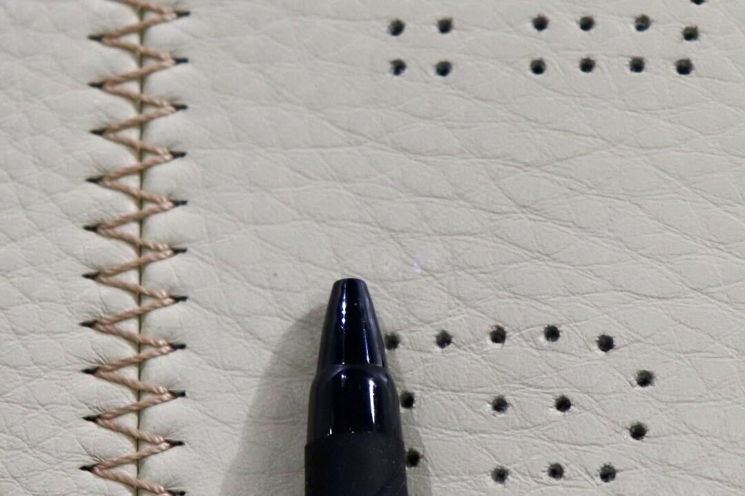 GMHO128○B&B ITALIA クッション 本革 レザー アイボリー イタリアモダン ヴィンテージ イタリア製 最高級