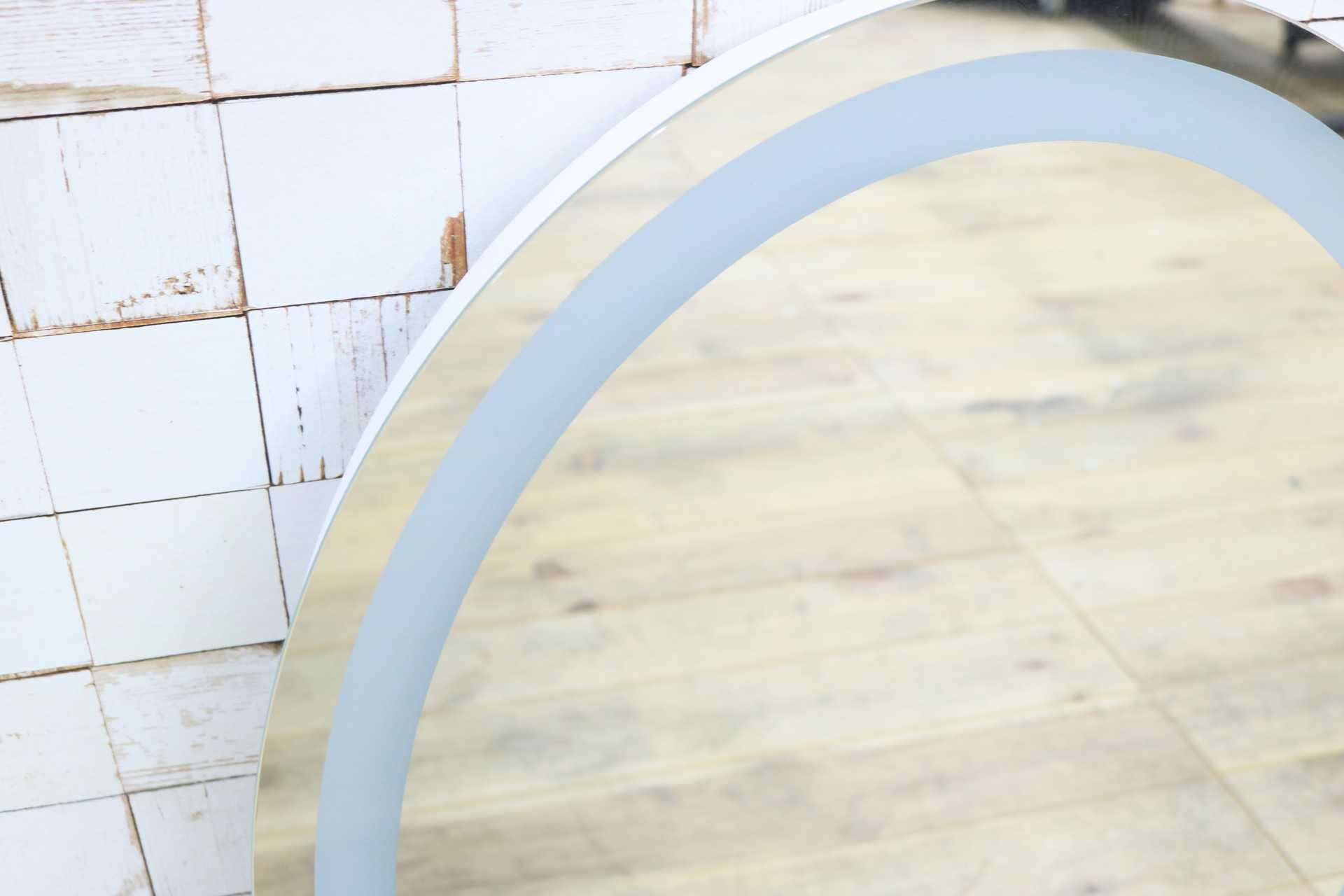 GMIK747K◯ウォールミラー 壁掛け鏡 壁掛けミラー 立て掛けミラー オーバルミラー 楕円形 照明付き フレームレス 店舗什器 モダン 未使用