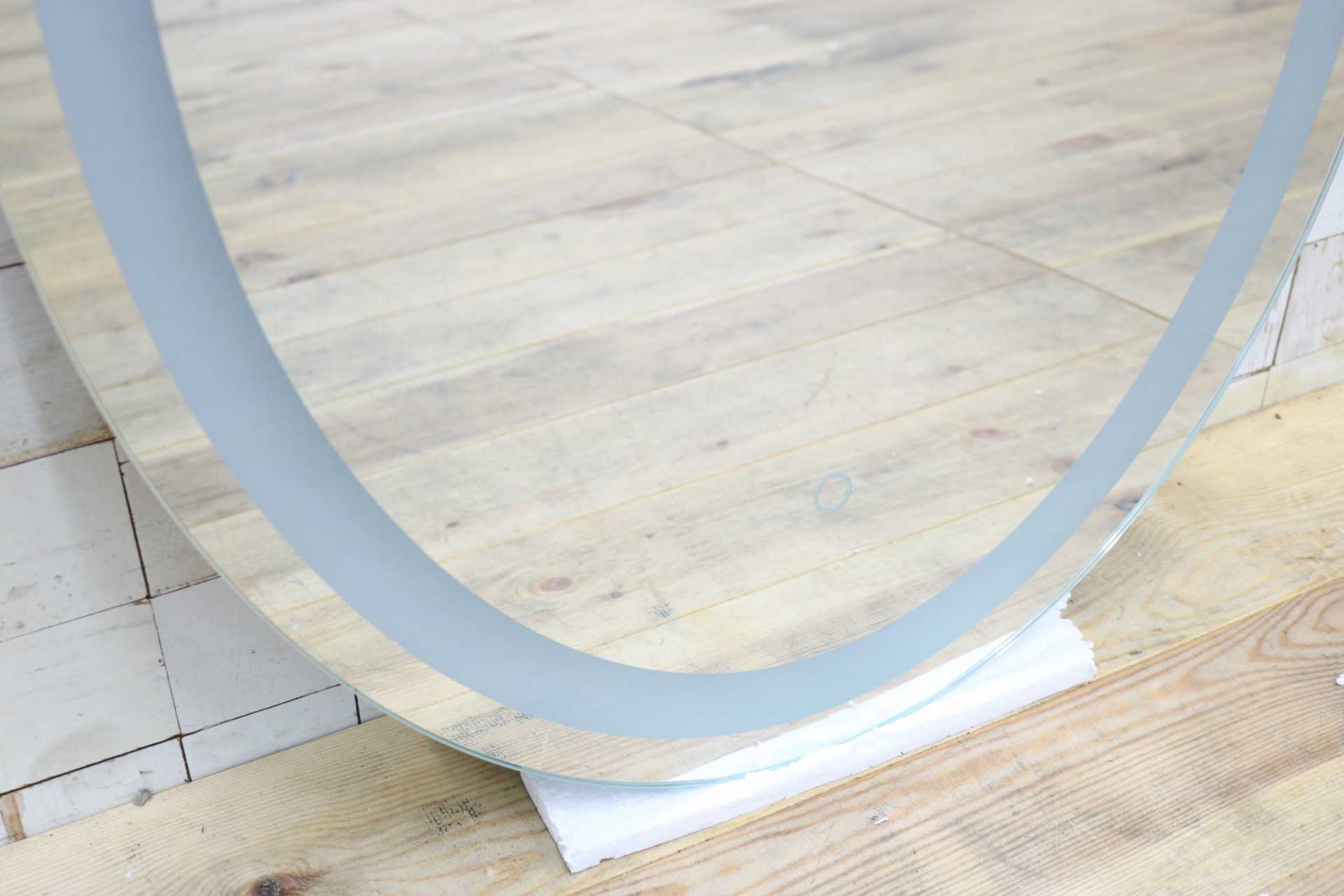 GMIK747K◯ウォールミラー 壁掛け鏡 壁掛けミラー 立て掛けミラー オーバルミラー 楕円形 照明付き フレームレス 店舗什器 モダン 未使用