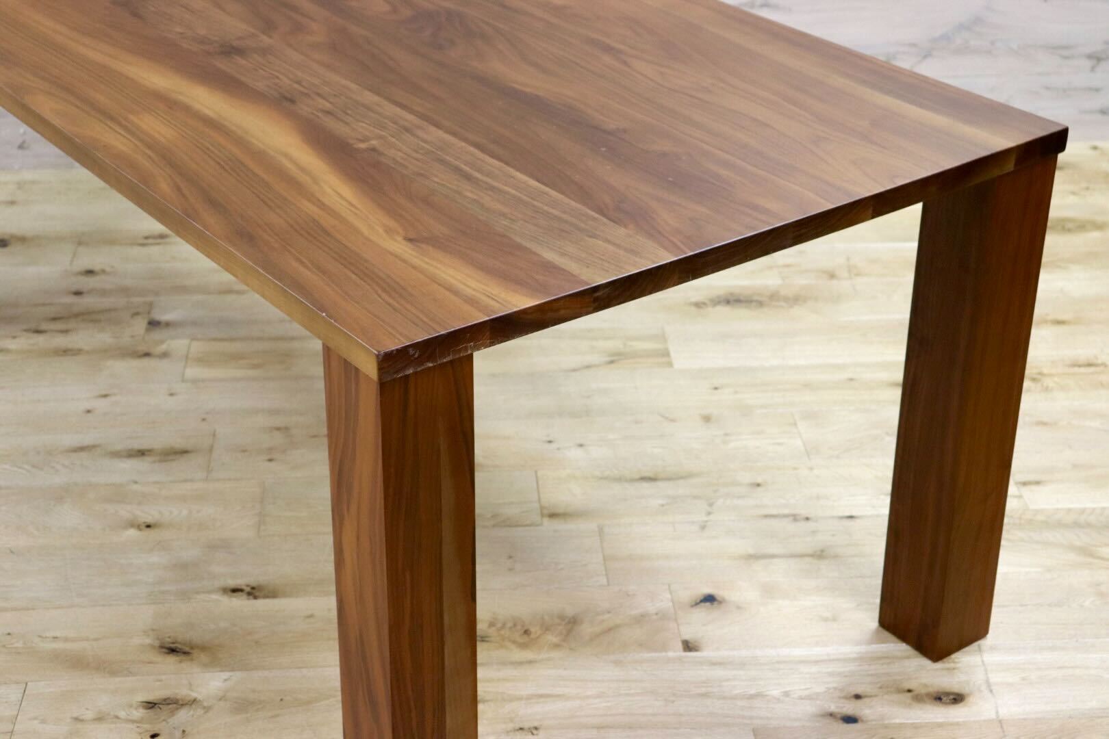 GMIS93○飛騨産業 / HIDA キツツキ HTS2 侭 ダイニングテーブル 食卓テーブル 作業台 ウォールナット 無垢材 モダン 机 約40万 展示品