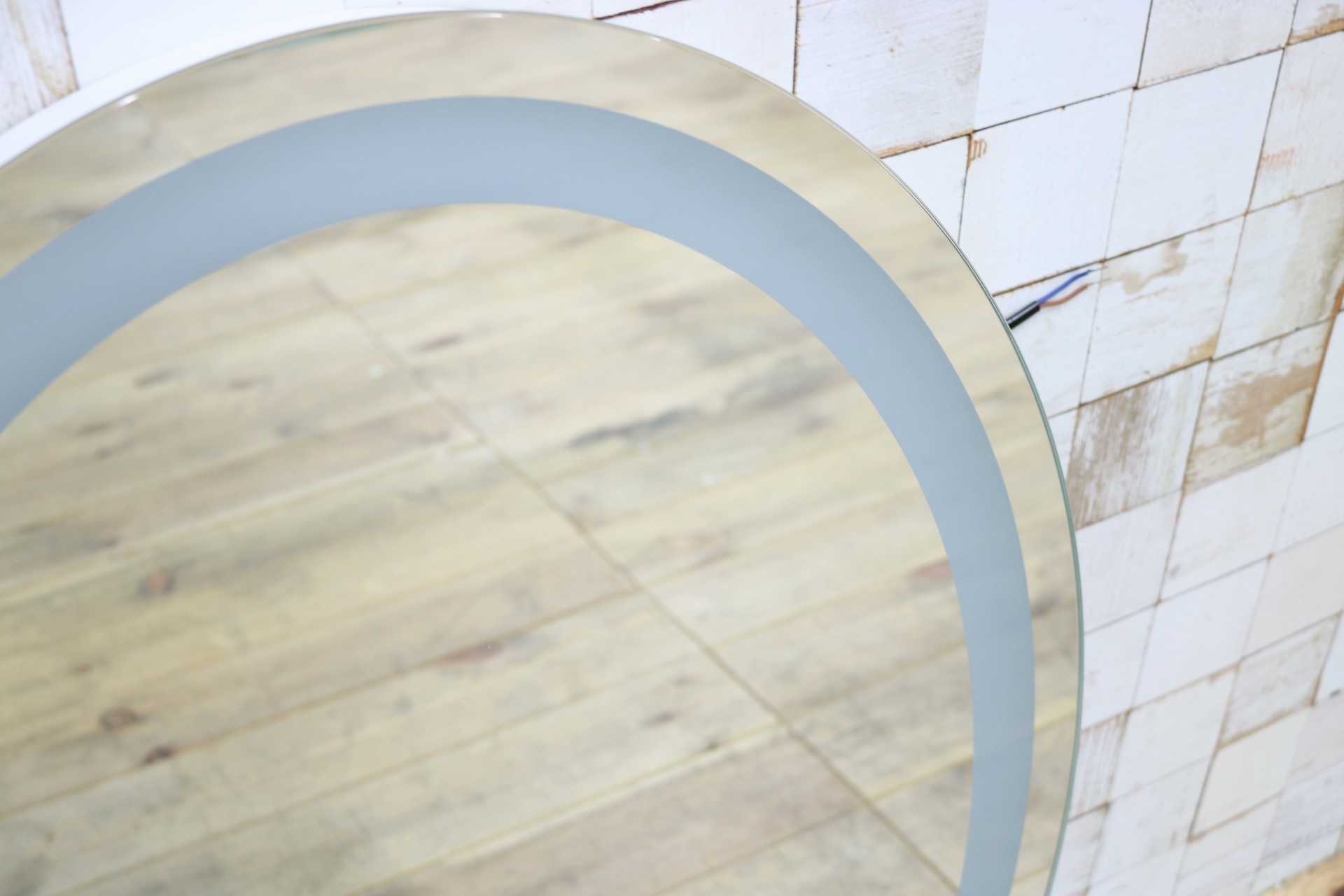 GMIK747L◯ウォールミラー 壁掛け鏡 壁掛けミラー 立て掛けミラー オーバルミラー 楕円形 照明付き フレームレス 店舗什器 モダン 未使用