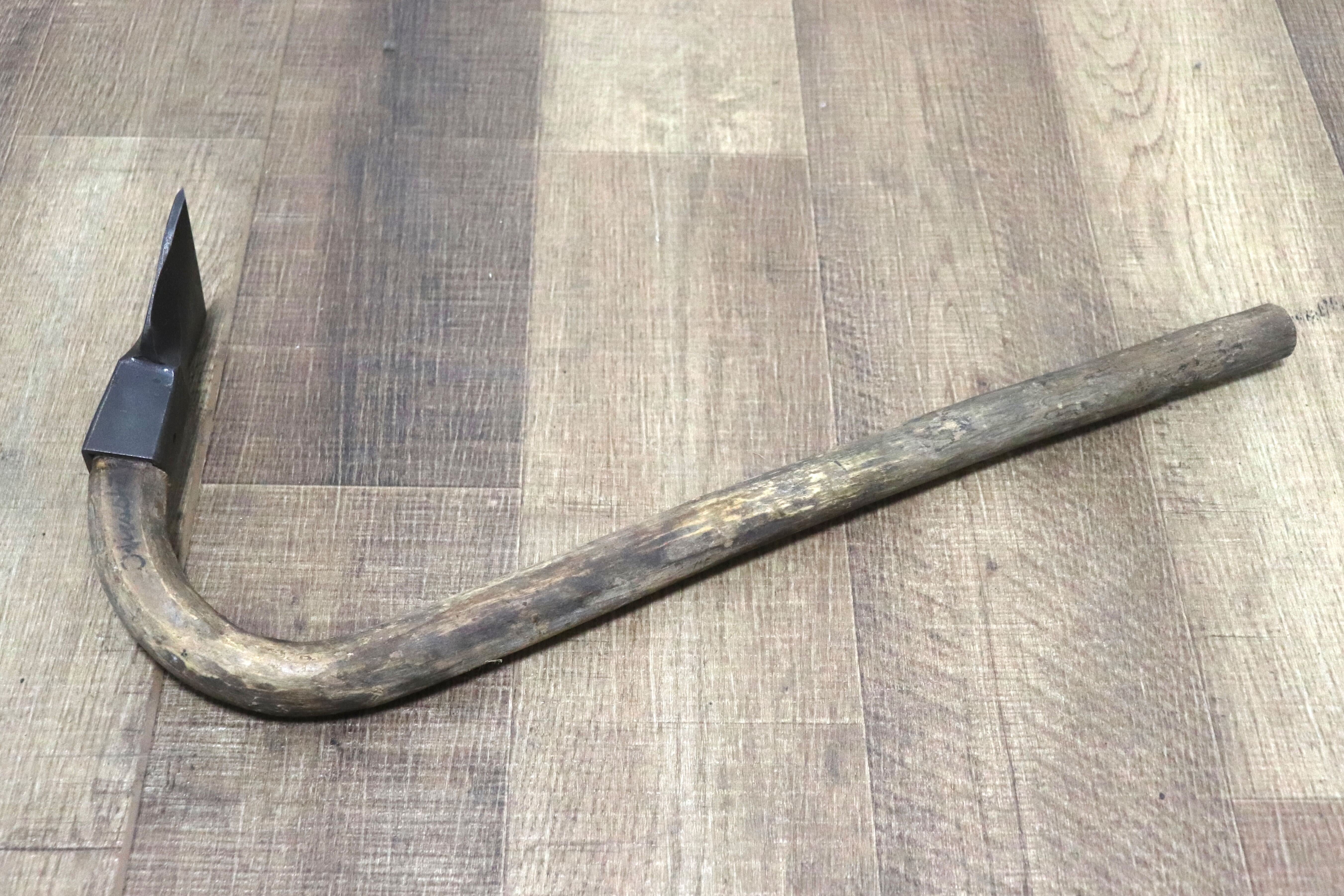 GMHH129D○大工道具 釿 ちょうな ちょんな 皮剥き 斧 手斧 はつり 伝統工法 宮大工 古民具 林業 山師 アンティーク レトロ 古道具