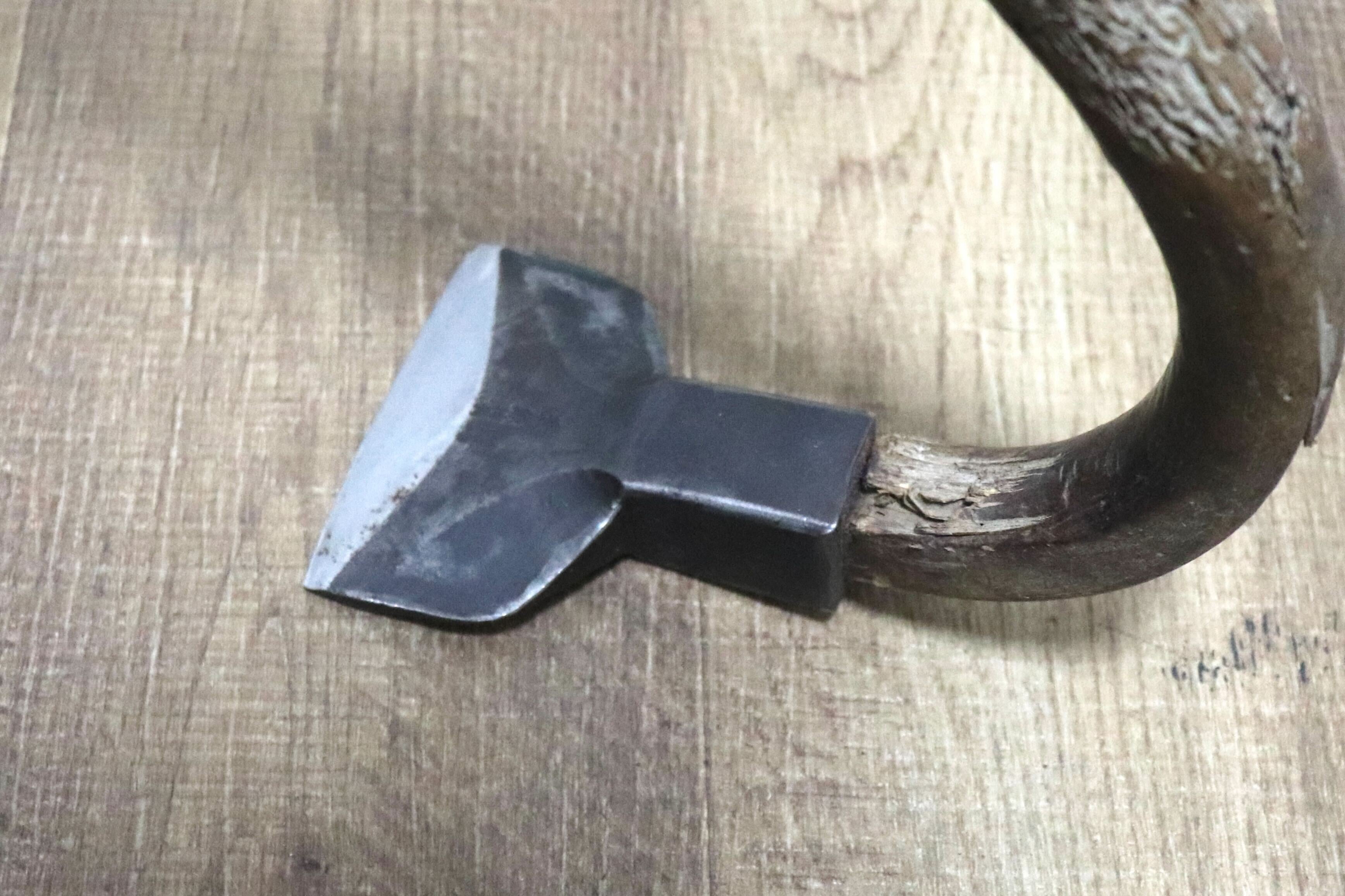 GMHH129E○大工道具 釿 ちょうな ちょんな 皮剥き 斧 手斧 はつり 伝統工法 宮大工 古民具 林業 山師 アンティーク レトロ 古道具