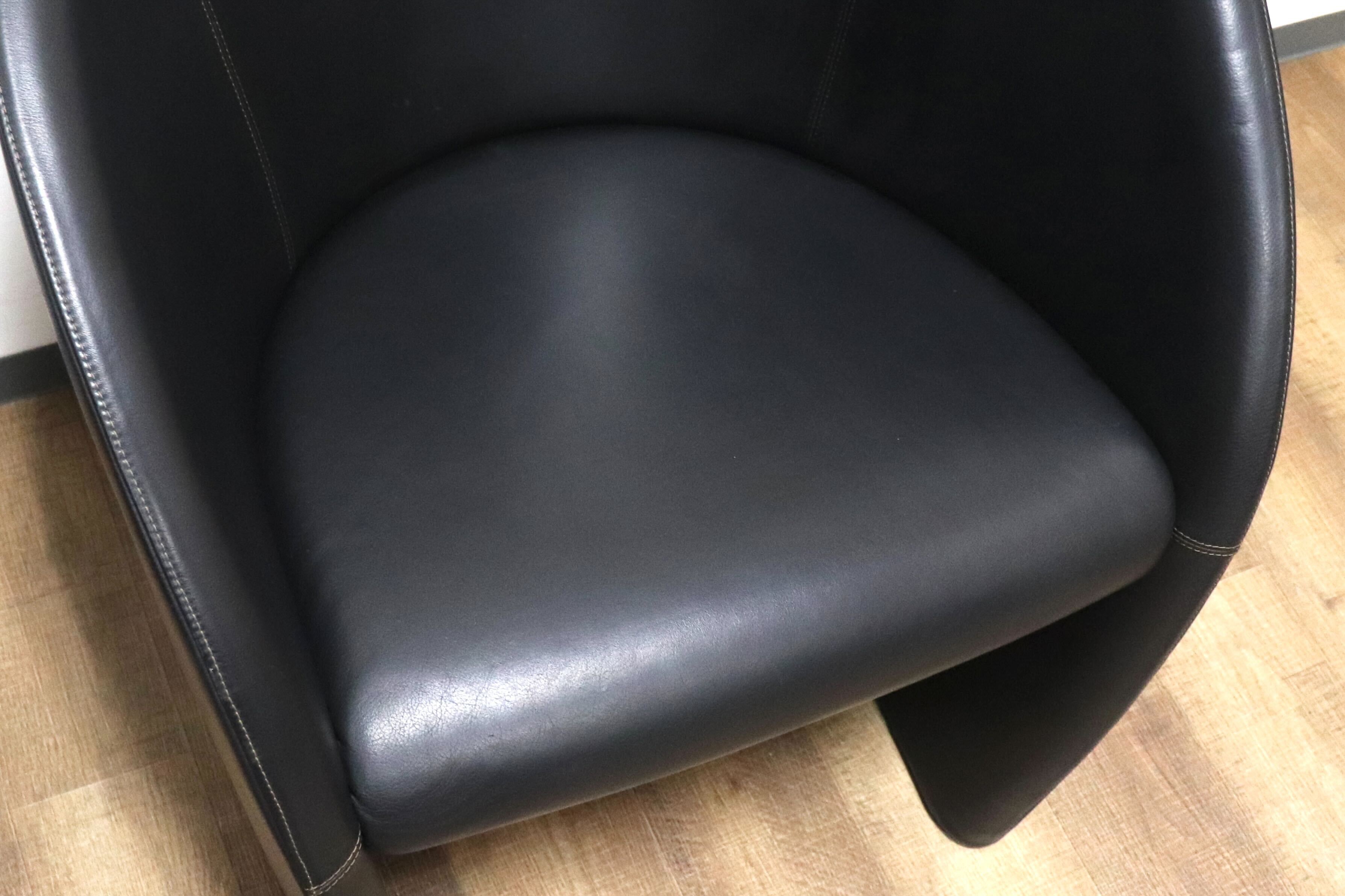 GMHK281B○PoltronaFrau / ポルトローナフラウ インターヴィスタ ラウンジチェア 椅子 イタリア製 黒 本革 レザー IDC大塚家具 定価約51万